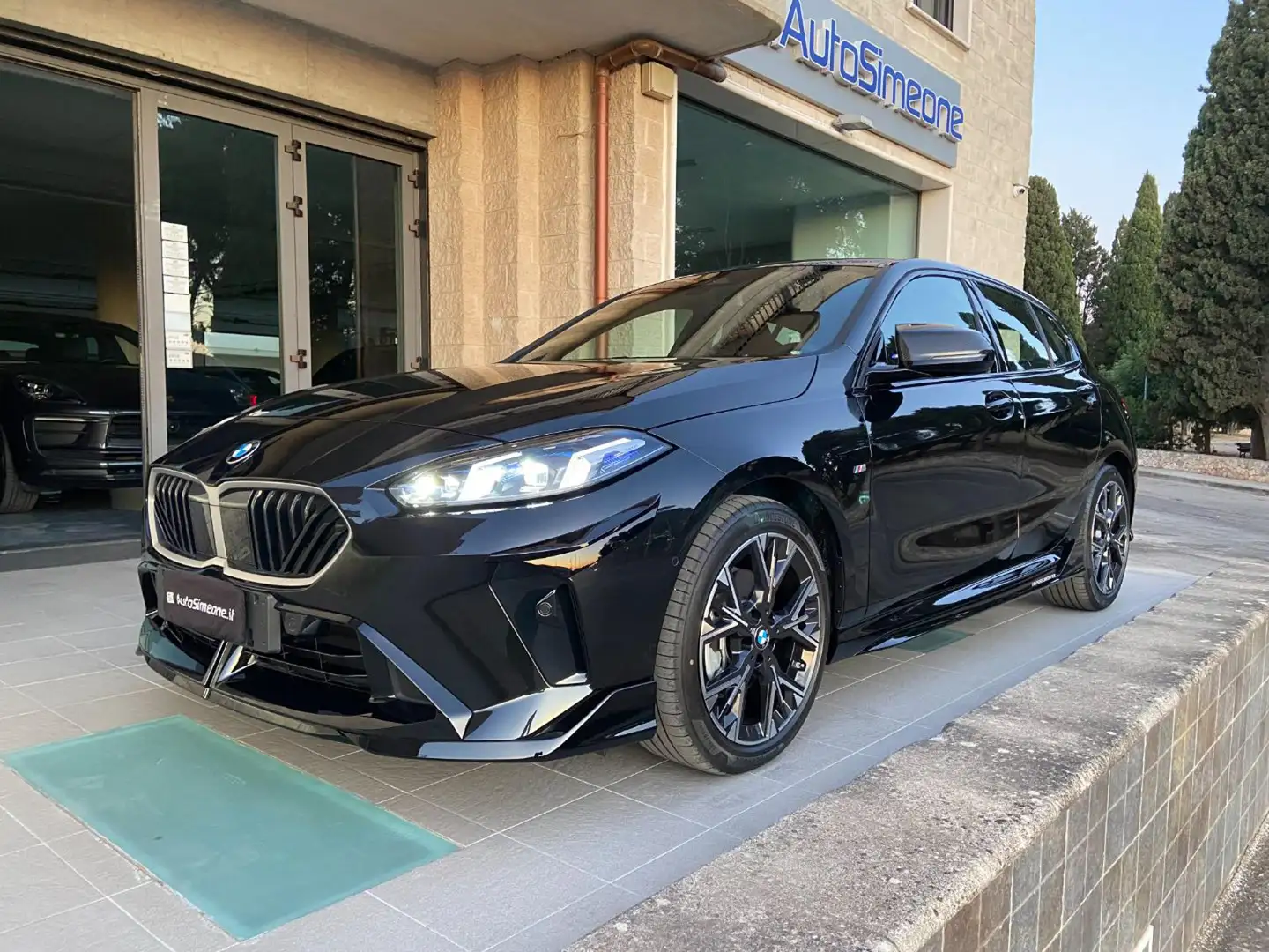 BMW 118 d 5p. Msport M PERFORMANCE KM 0 Zwart - 1