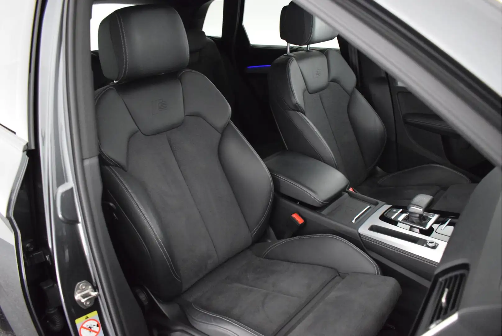 Audi Q5 55 TFSI e 368pk S-Line Competition Luchtvering Tre Grijs - 2