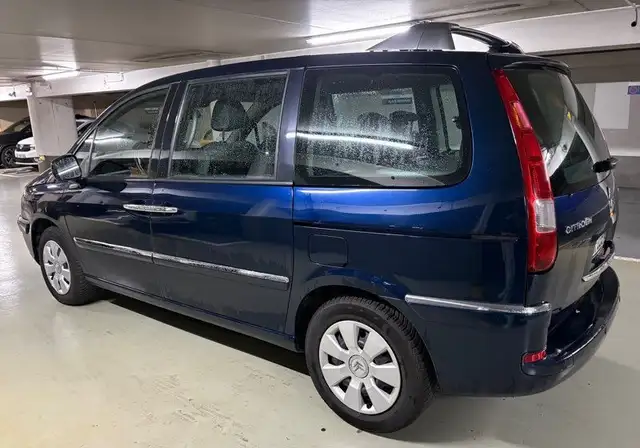 Citroen C8 view 3