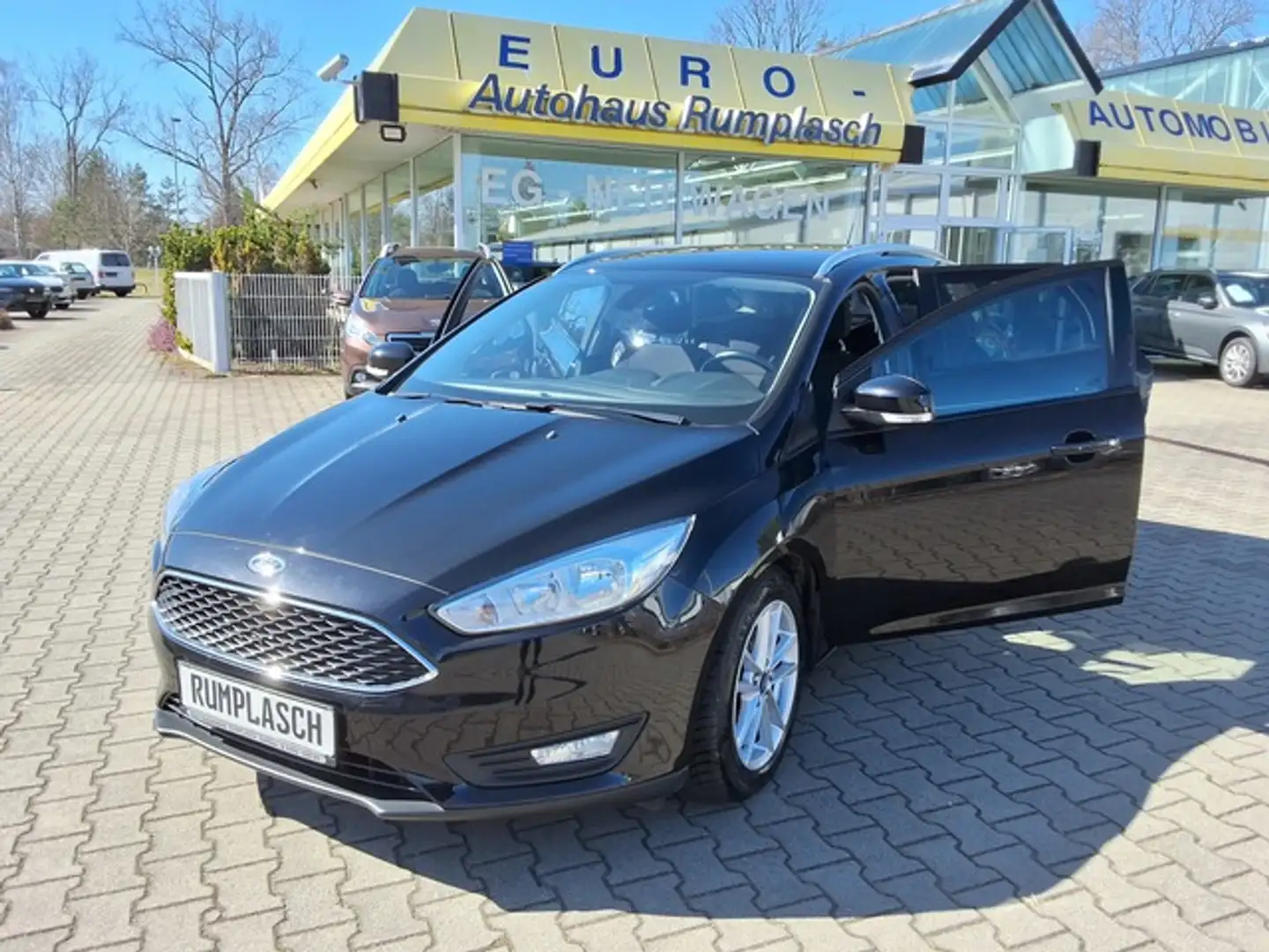 Ford Focus Turnier Business Klimaaut. Alus Sitzheizung Fronts crna - 2