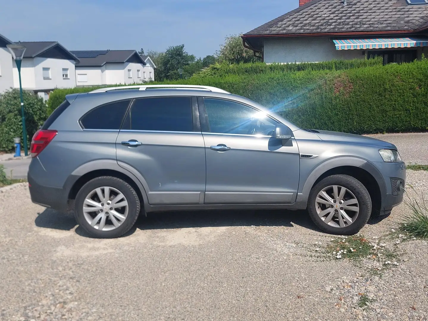 Chevrolet Captiva Captiva LT 2,2 4WD LT Grau - 2