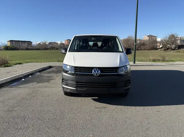 Volkswagen T6 Kombi 2.0 TDI 9 POSTI PASSO LUNGO