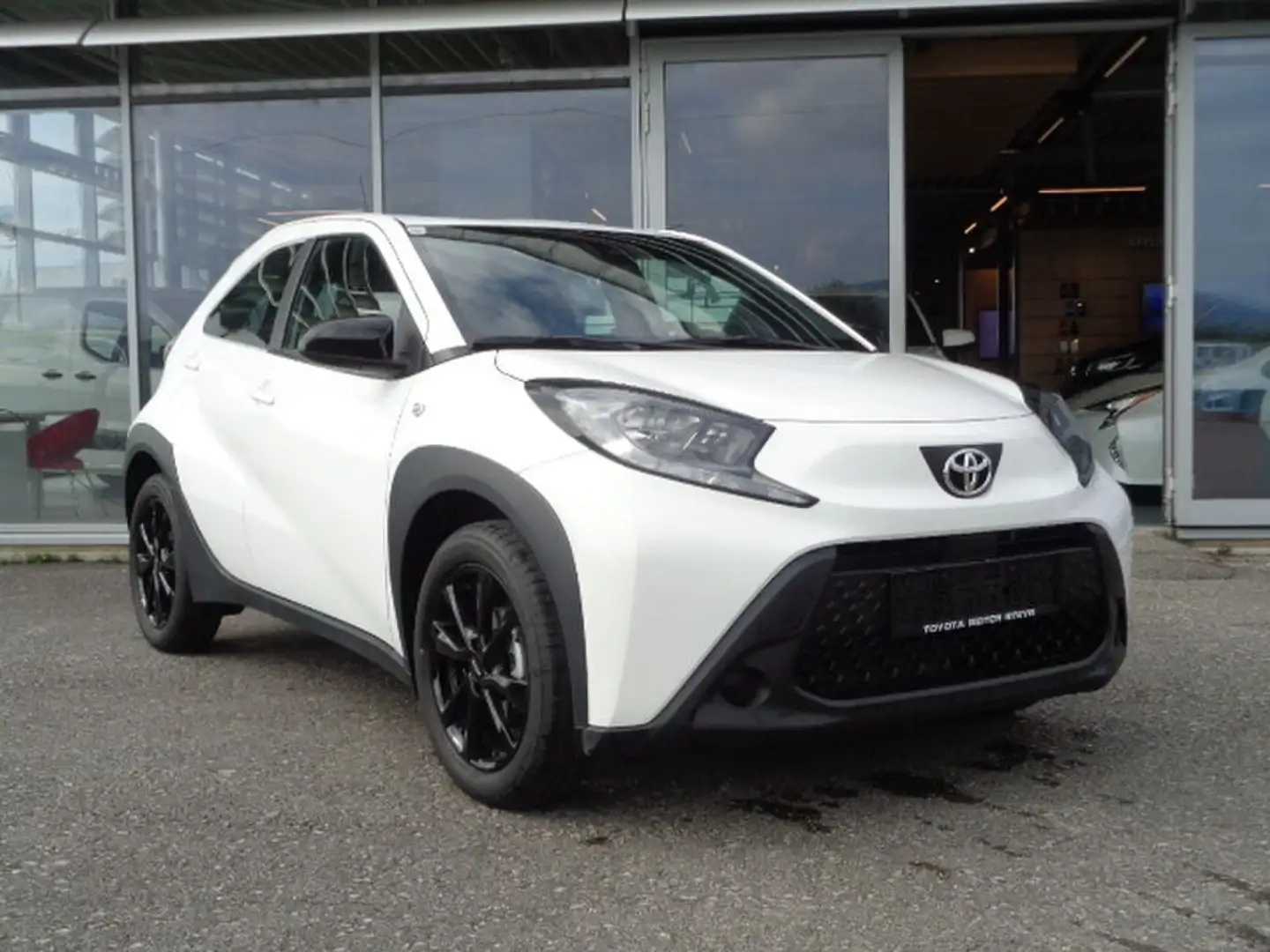Toyota Aygo X 1,0 VVT-i Play *Neuwertig Violett - 1