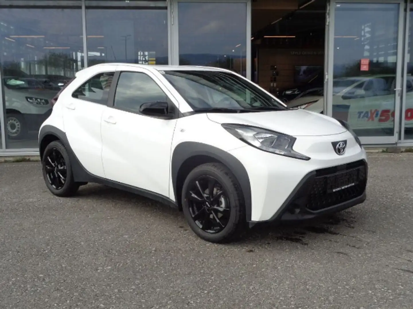 Toyota Aygo X 1,0 VVT-i Play *Neuwertig Violett - 2