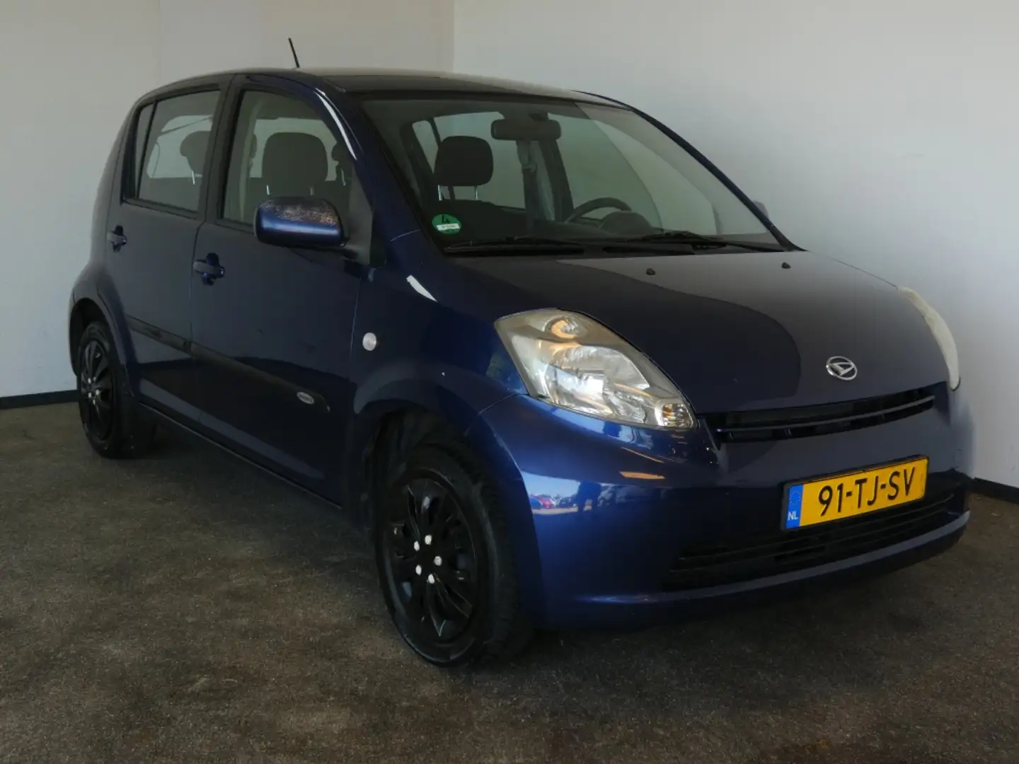 Daihatsu Sirion 2 NWE APK 1.0-12V Trend Blauw - 2