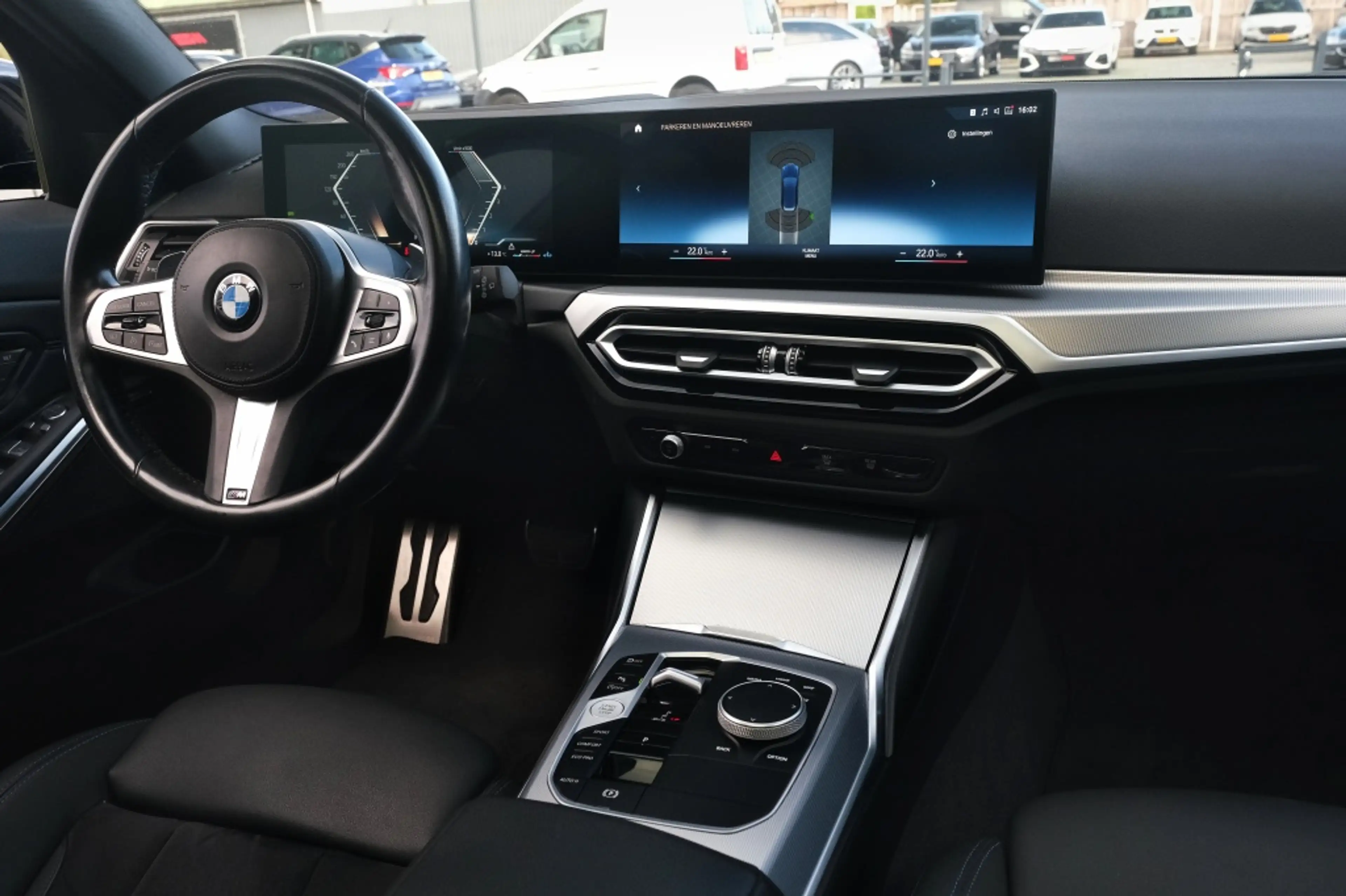 BMW 330 3-serie Touring 330i Panoramadak, HUD, HK Muziek! — photo 2
