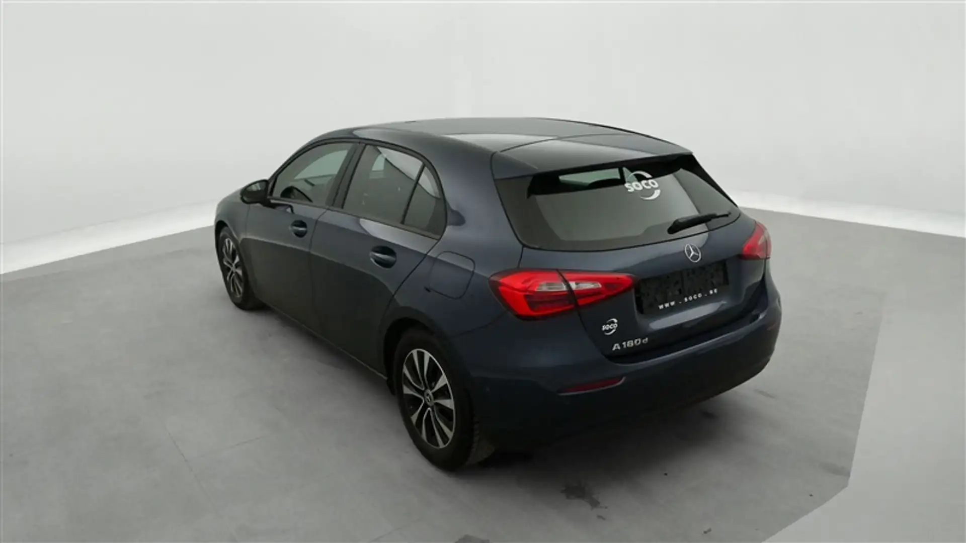 Mercedes-Benz A 180 A 180 d Business Solution NAVI/JA16/PDC AV AR Bleu - 2