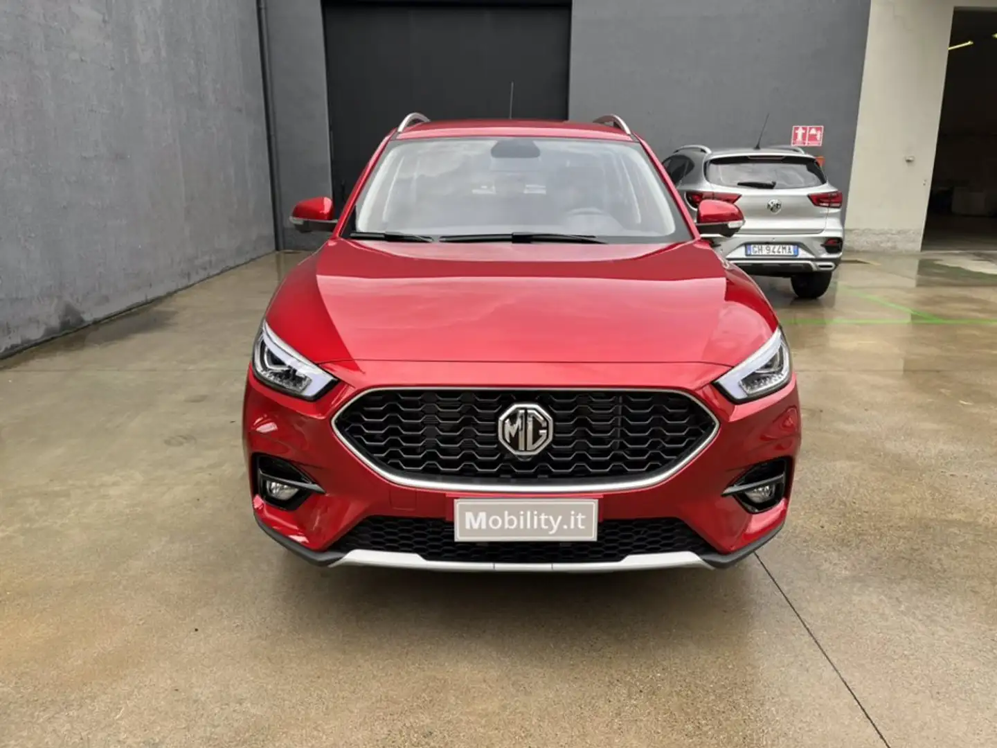 MG ZS 1.5 Luxury Rouge - 2