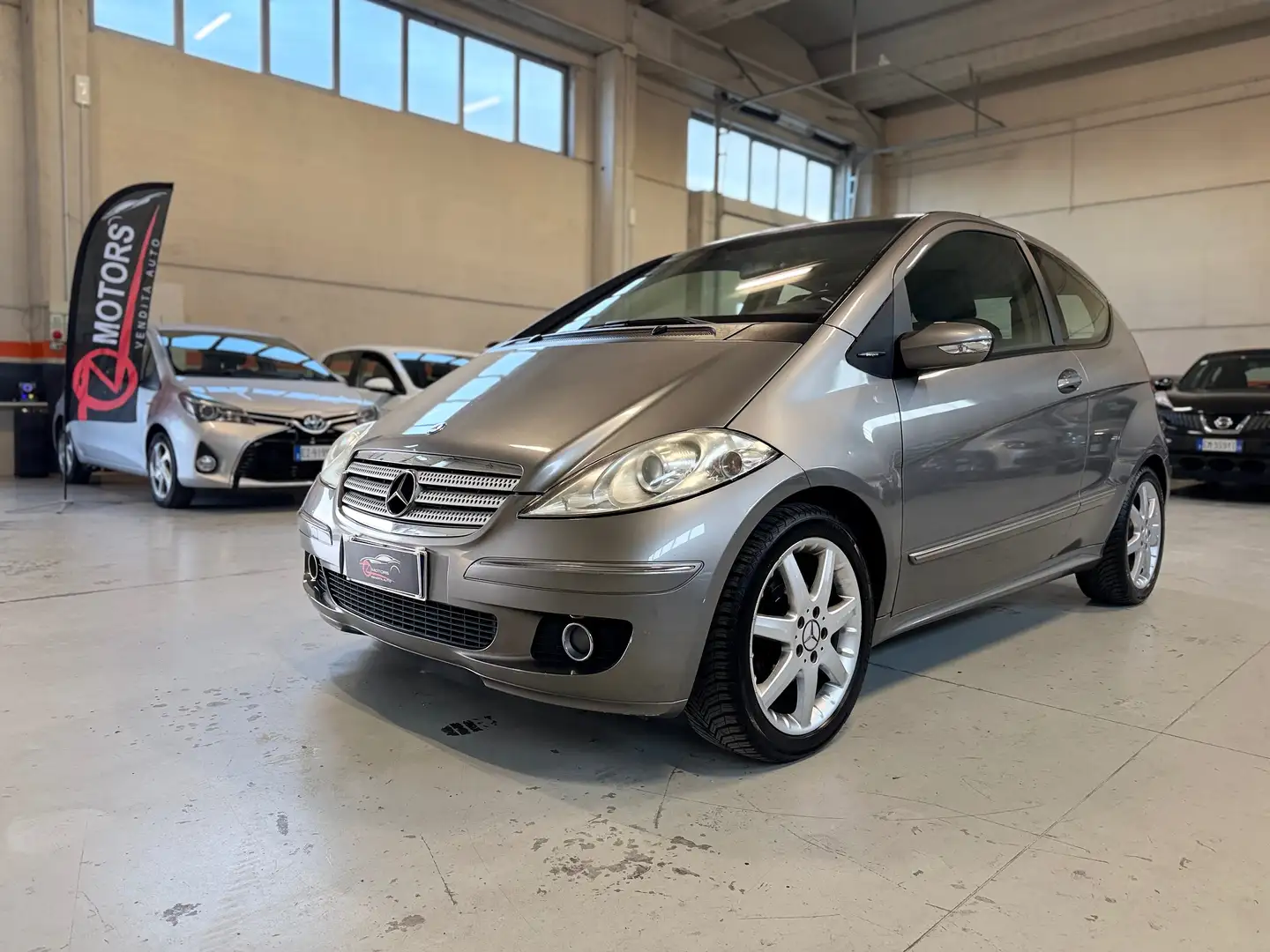 Mercedes-Benz A 180 Classe A cdi Avantgarde coupe NEOPATENTATI Grijs - 2