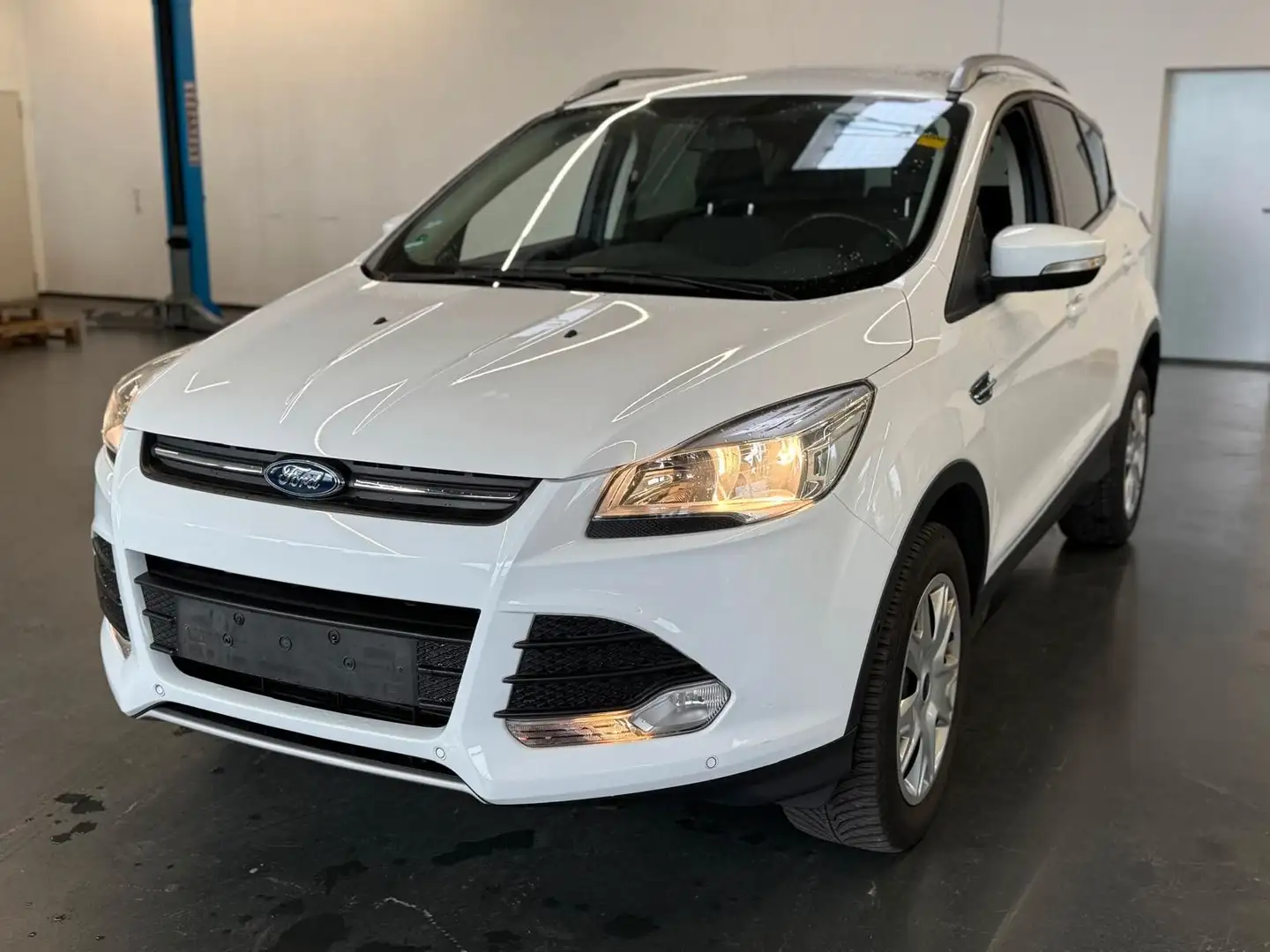 Ford Kuga 1,5Trend*PDC+PARKHILFE*TEMPOMAT*KLIMA*1HAND Blanc - 1
