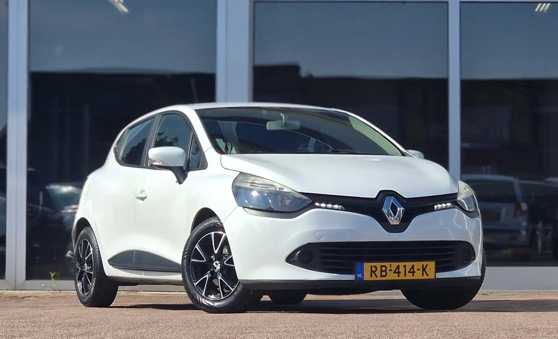 Renault Clio 1.2i 16V Night & Day Airco LM velgen Navigatie Moo Blanc - 2