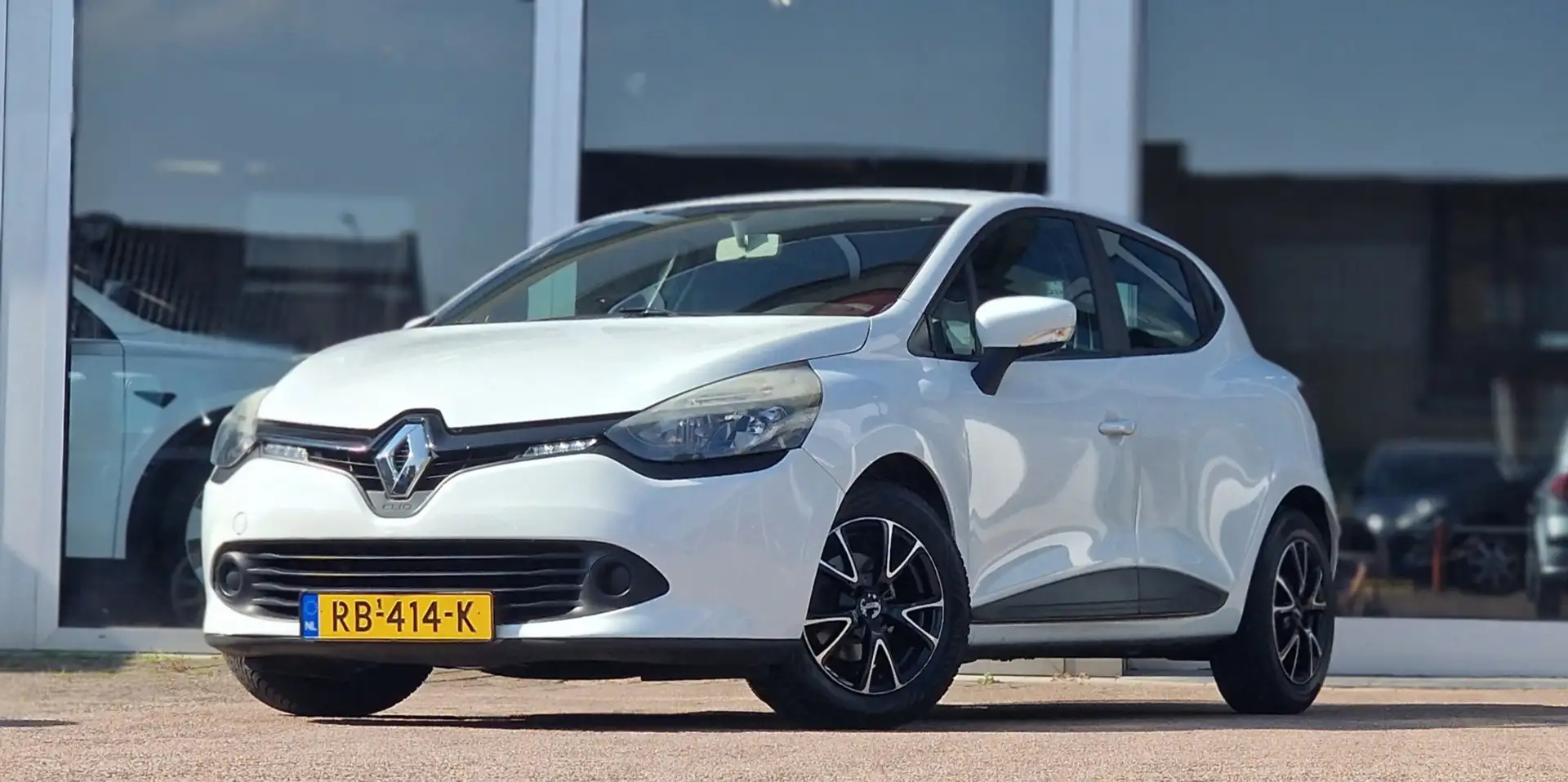 Renault Clio 1.2i 16V Night & Day Airco LM velgen Navigatie Moo Blanc - 1