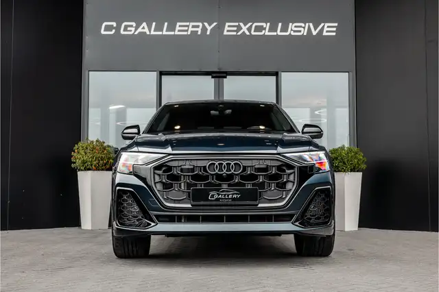 Audi Q8 view 2