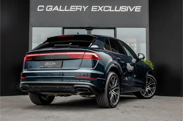 Audi Q8 view 7