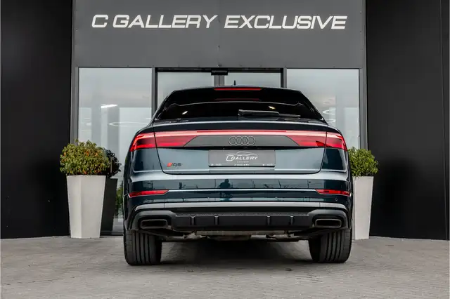 Audi Q8 view 6
