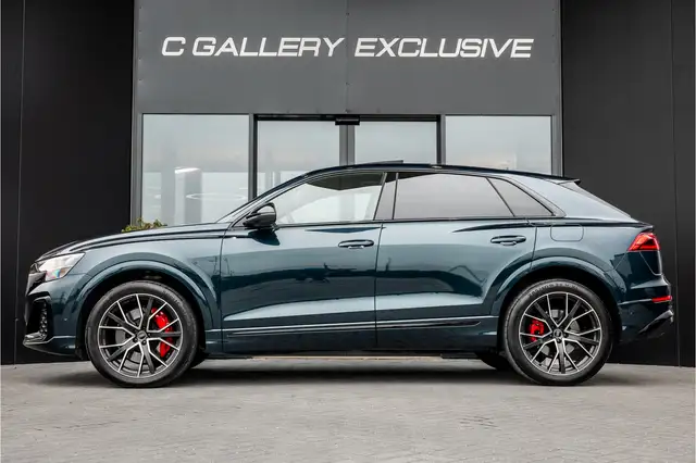 Audi Q8 view 4