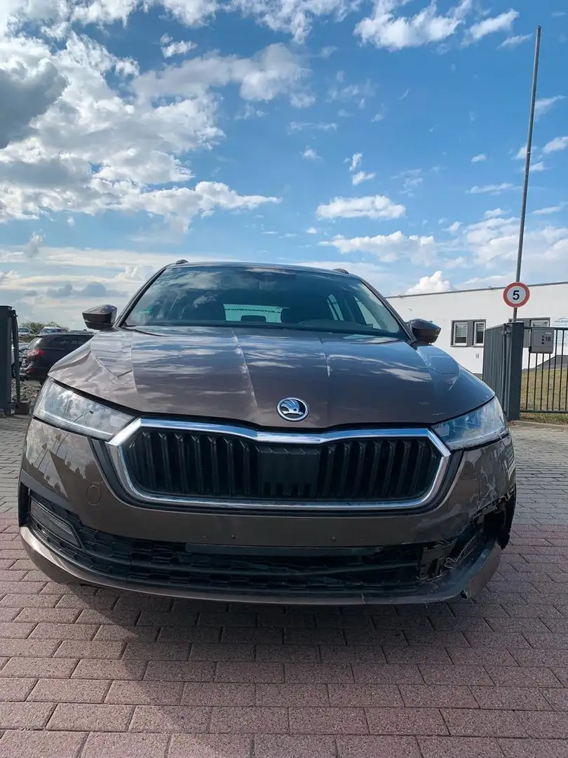 Skoda Octavia Combi Ambition 1.5 Braun - 2