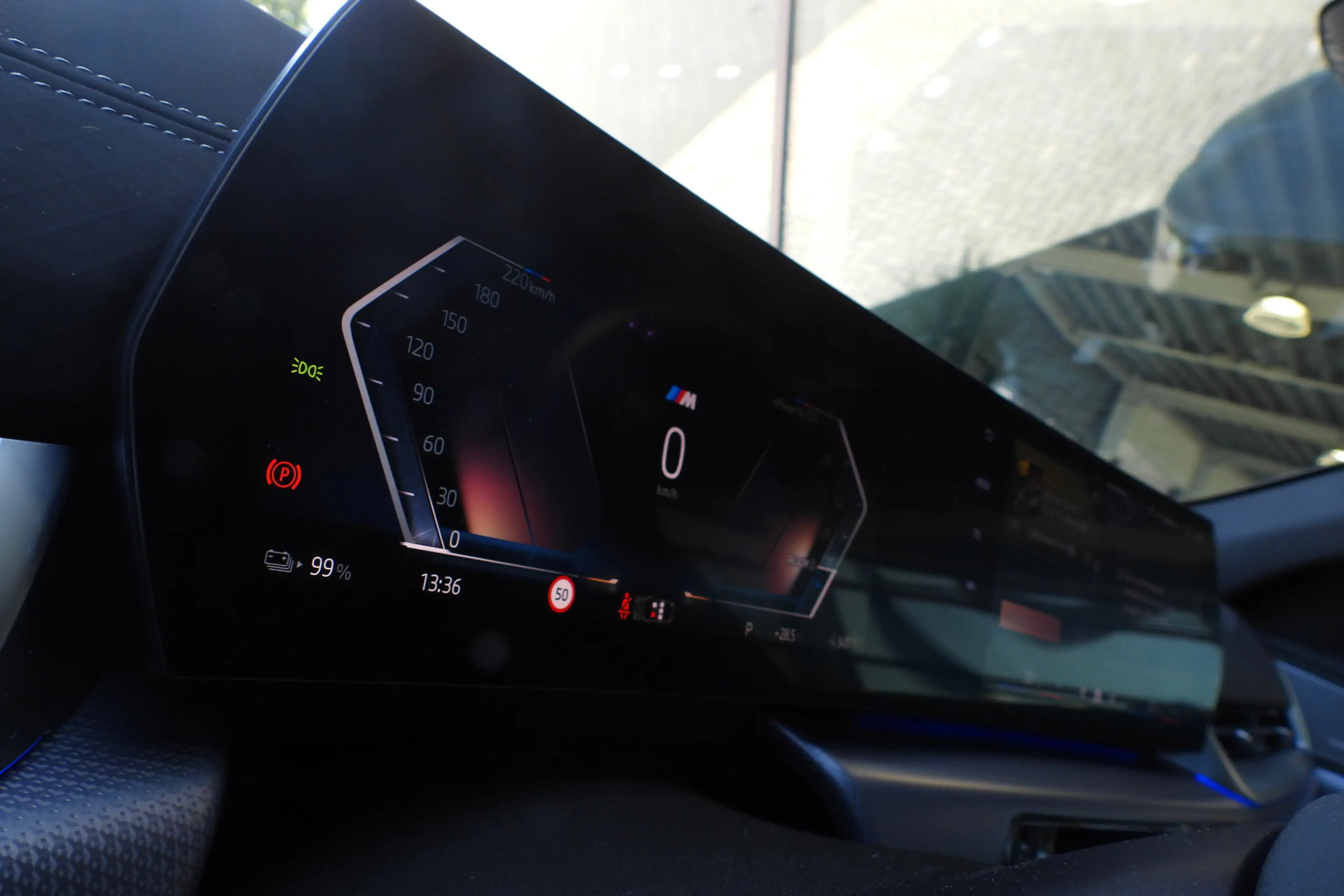 BMW iX2 xDrive30 M Sport / Panoramadak / Achteruitrijcamer — photo 12