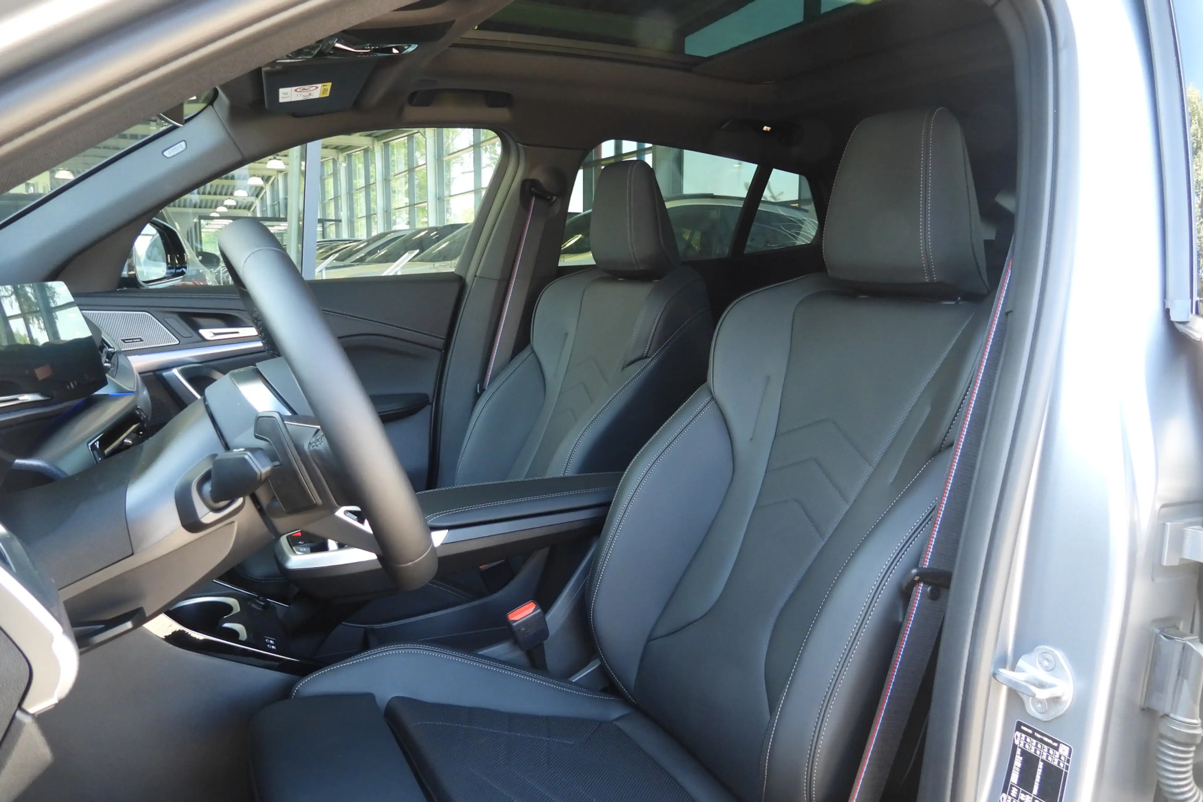 BMW iX2 xDrive30 M Sport / Panoramadak / Achteruitrijcamer — photo 15