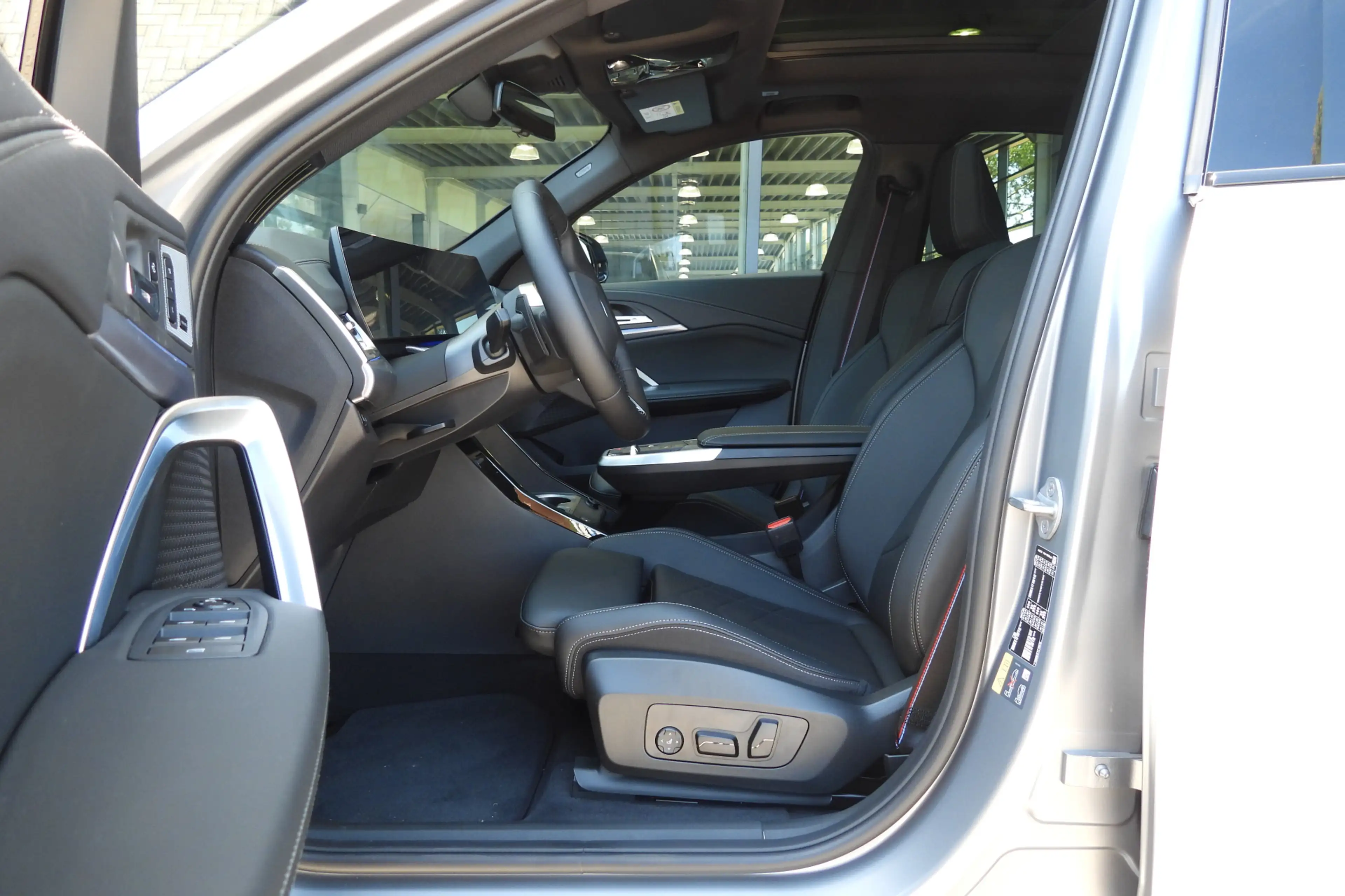 BMW iX2 xDrive30 M Sport / Panoramadak / Achteruitrijcamer — photo 13