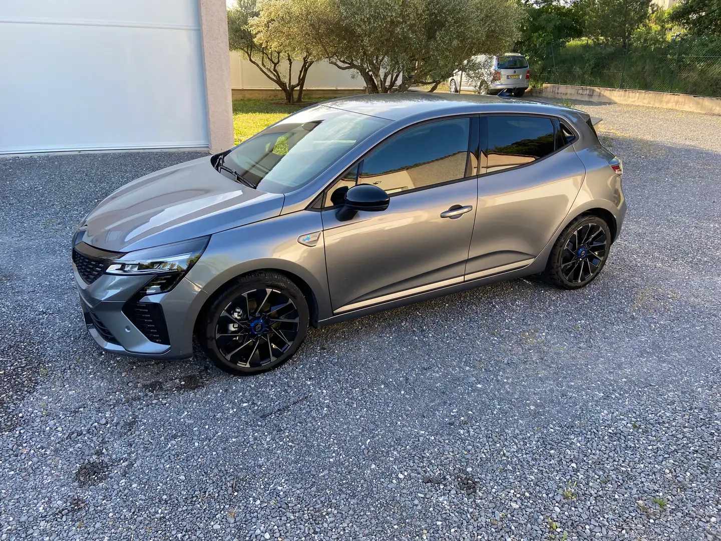 Renault Clio Clio 5 Hybride Full tech 145cv  2025 Gris - 2