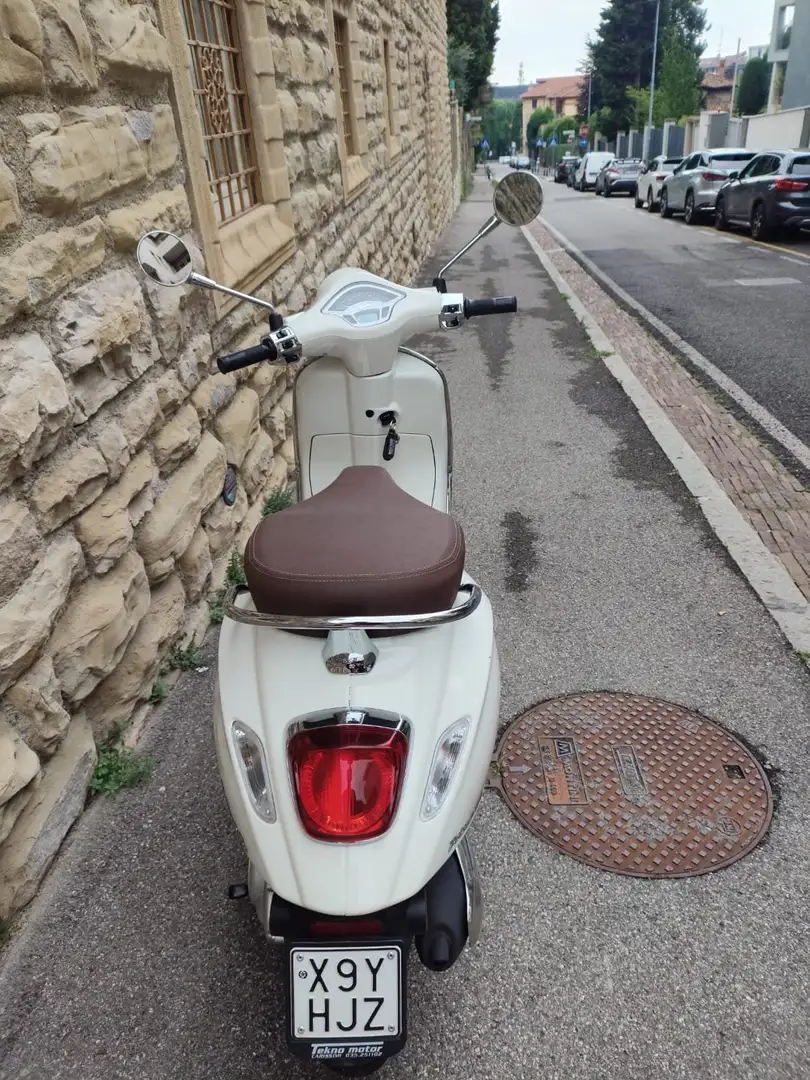 Vespa Primavera 50 4T Bianco - 2