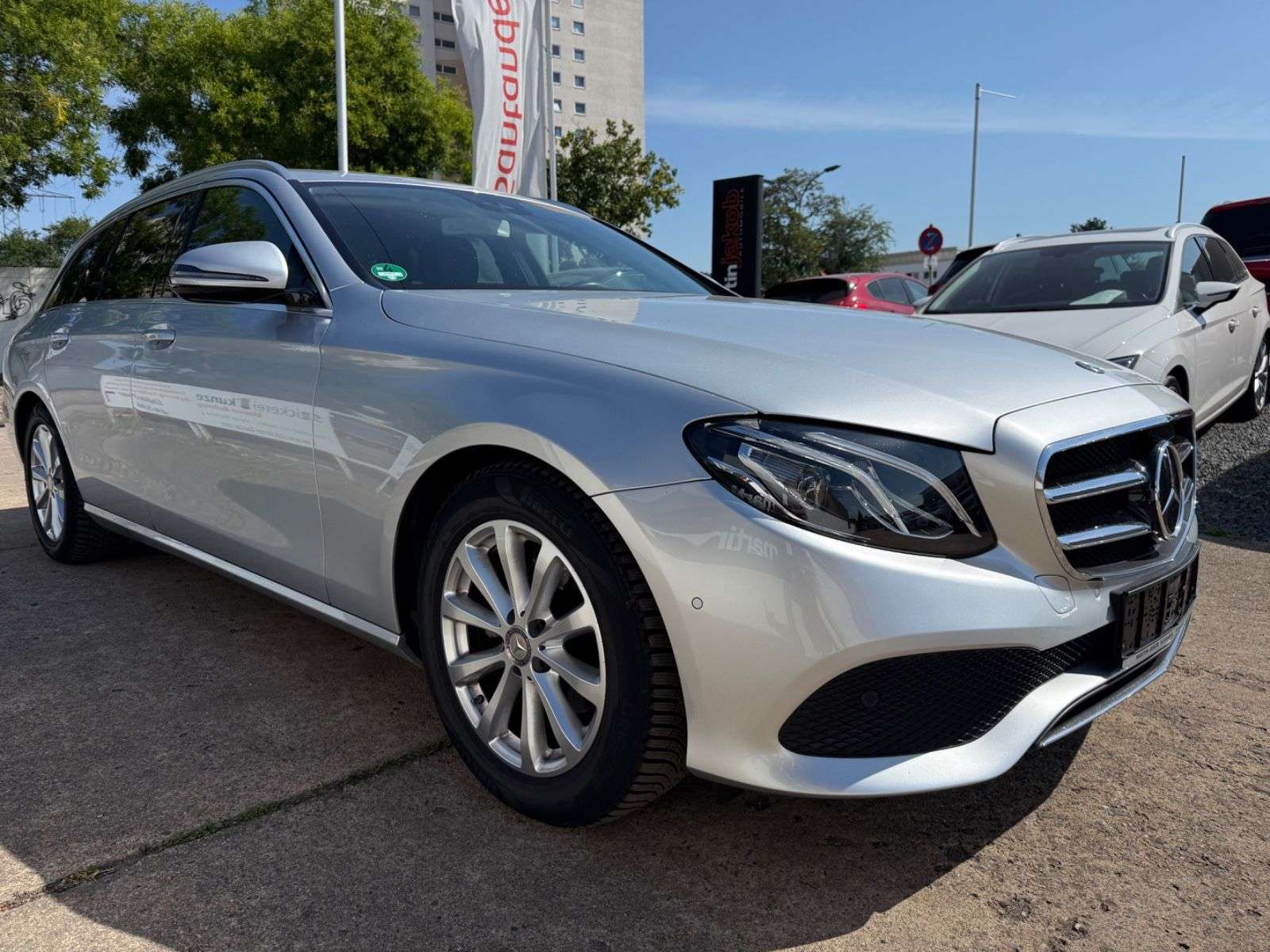 Mercedes-Benz E 200