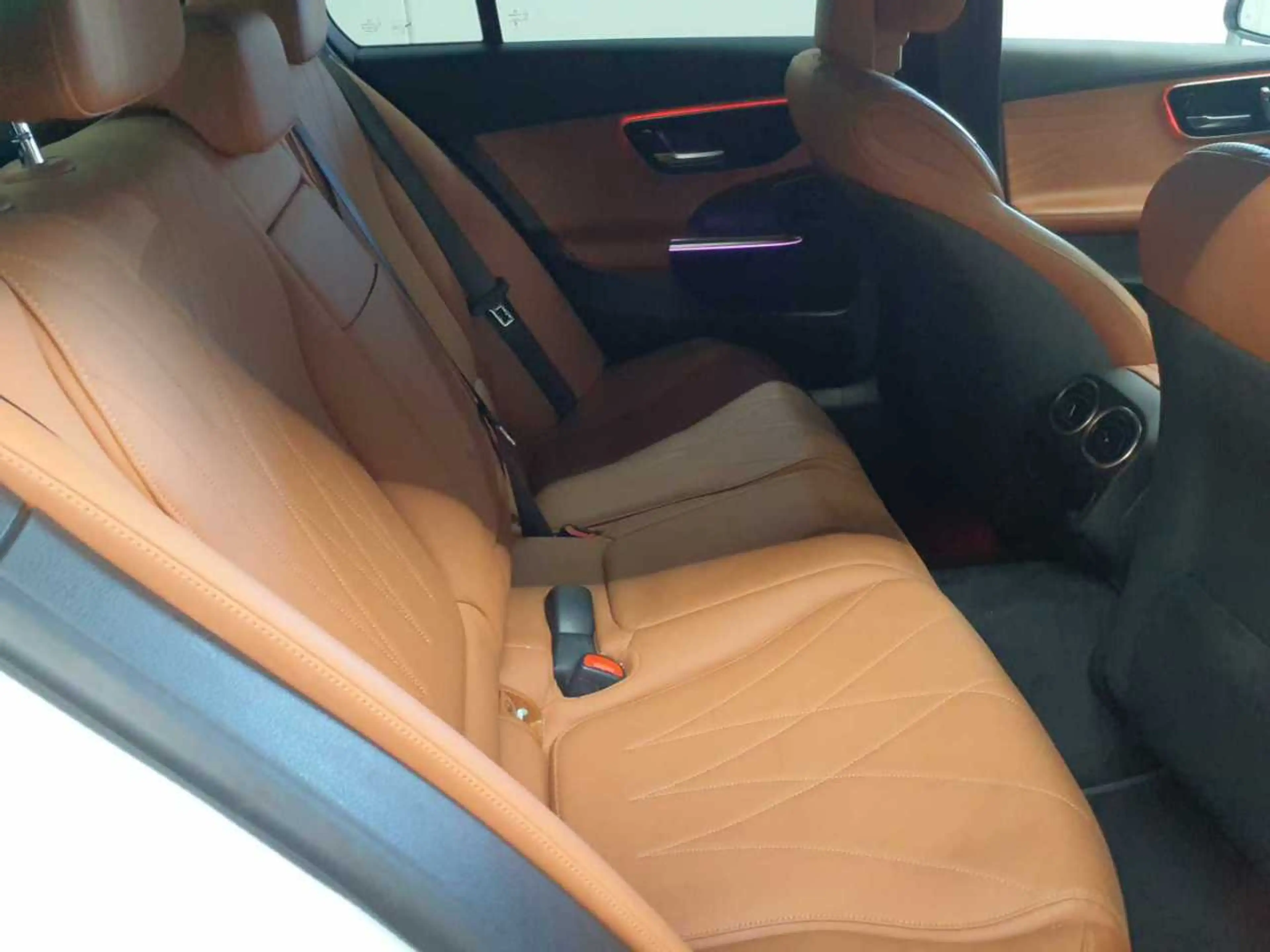 Mercedes-Benz C 300 C 300 d 9G-AMG PANO HuD BusiP AssiP DIS — photo 14