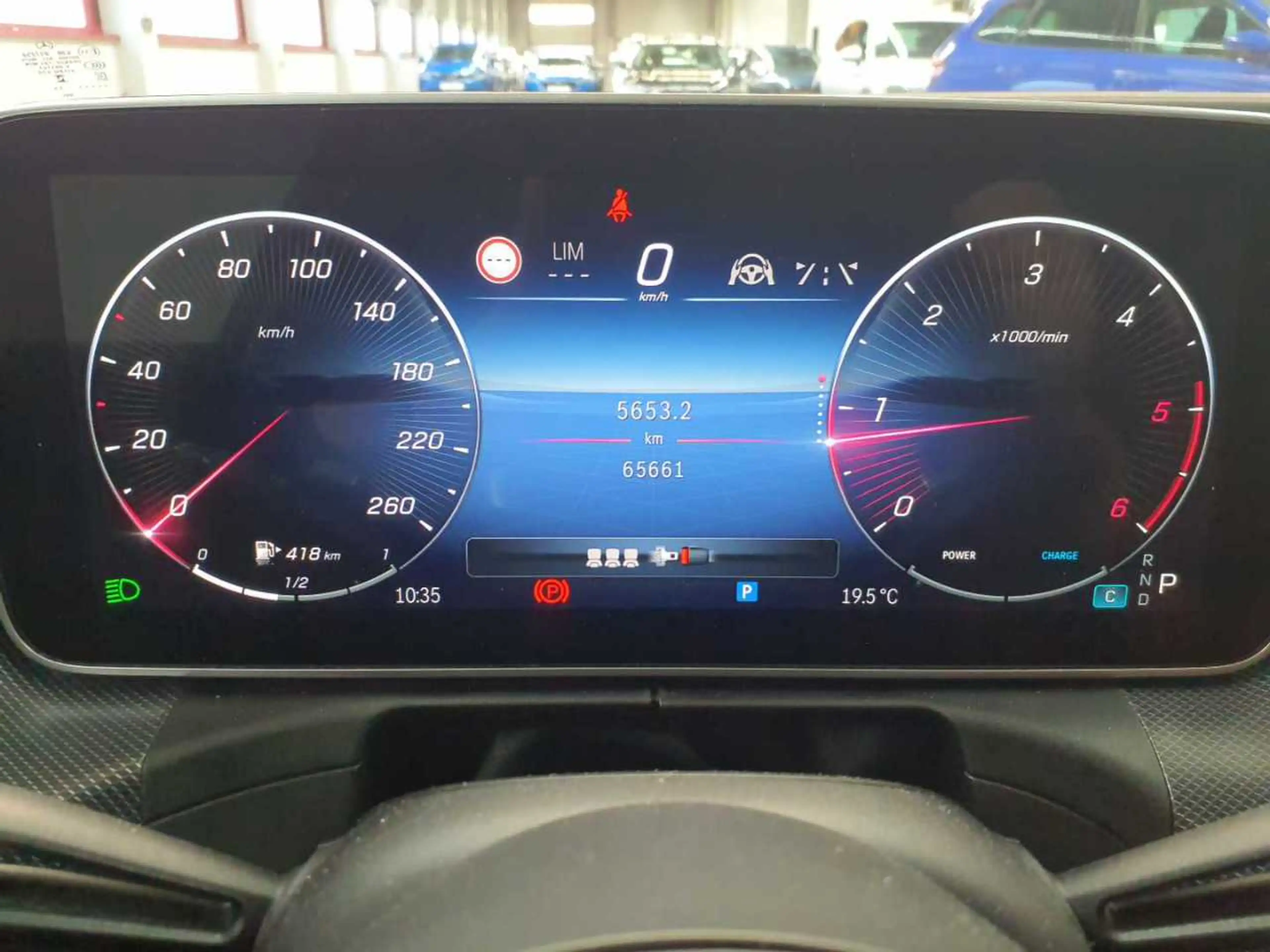 Mercedes-Benz C 300 C 300 d 9G-AMG PANO HuD BusiP AssiP DIS — photo 11