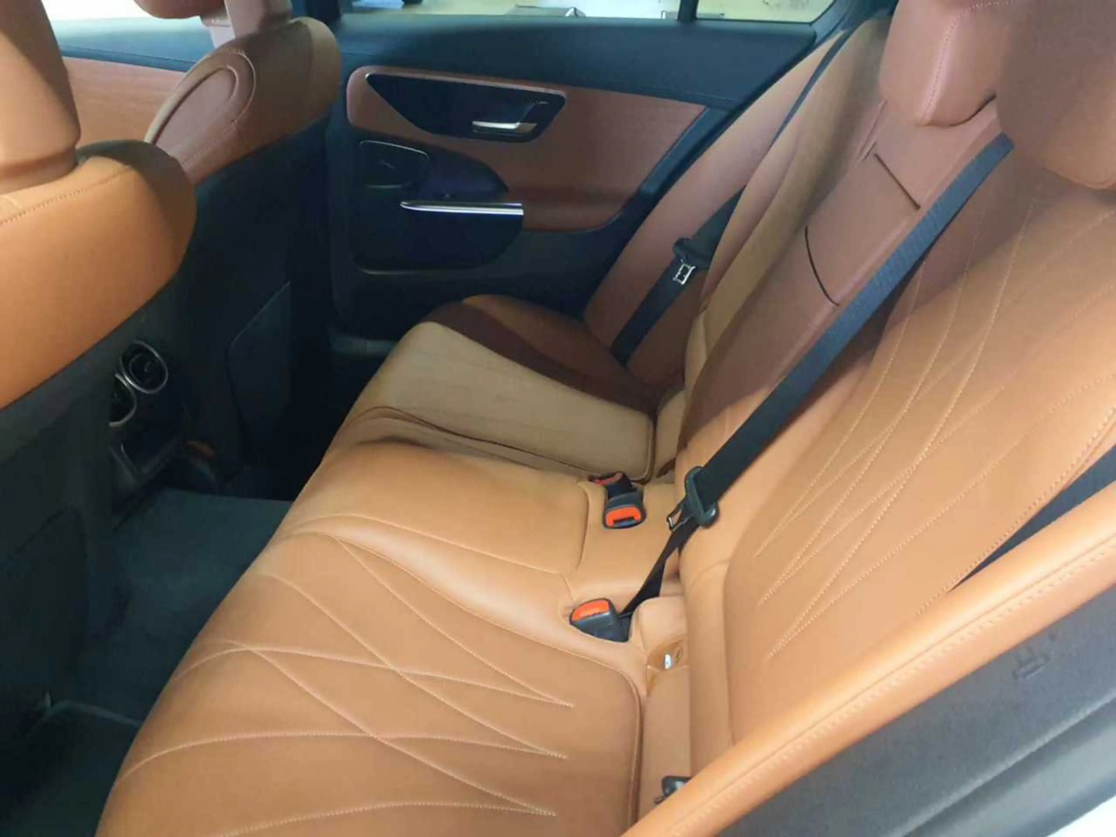 Mercedes-Benz C 300 C 300 d 9G-AMG PANO HuD BusiP AssiP DIS — photo 13