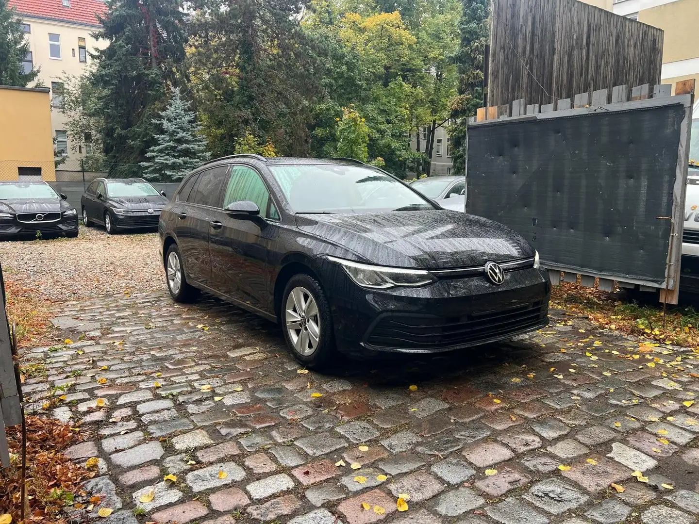 Volkswagen Golf VIII Variant Life 1.5 eTSI Automatik Noir - 1