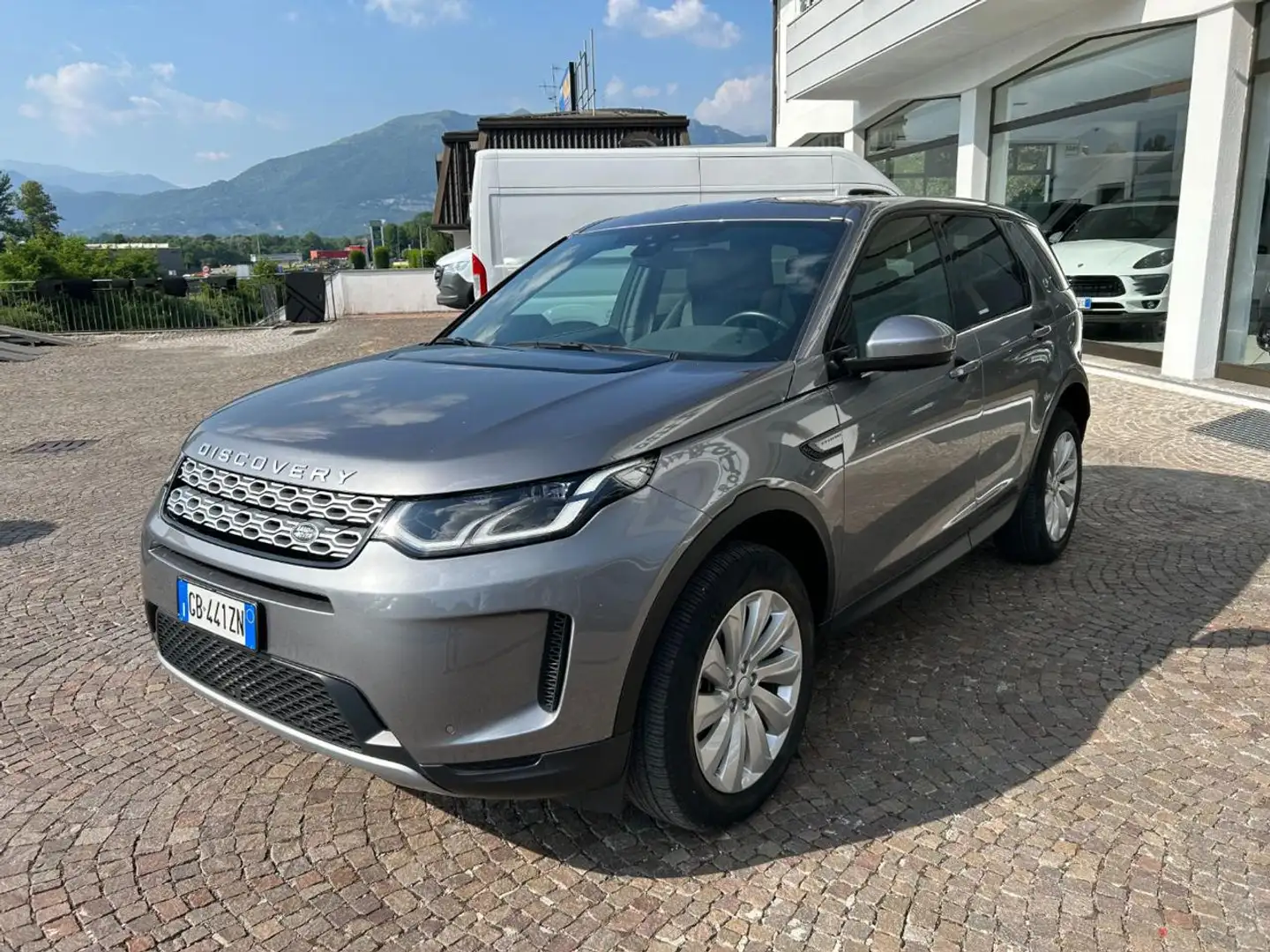 Land Rover Discovery Sport 2.0 TD4 180 CV Premium SE Grigio - 2