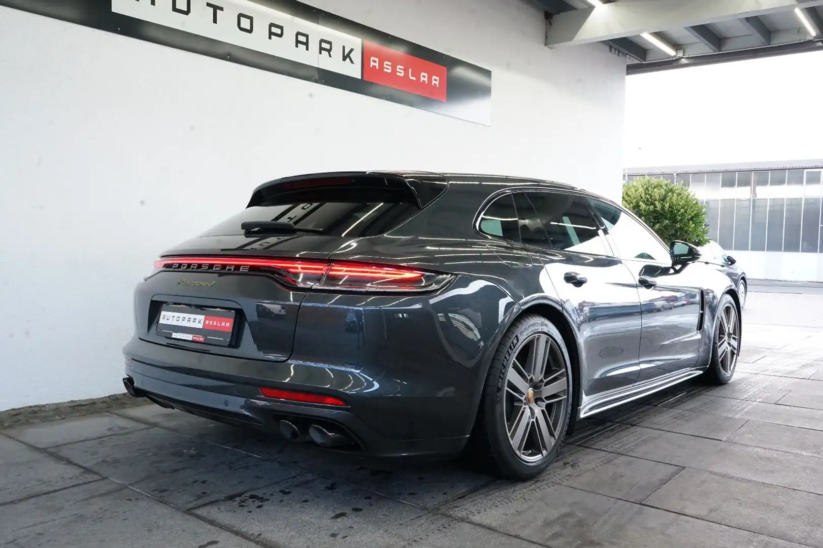 Porsche Panamera Sport Turismo 4 E-Hybrid Platinum/Sport Grau - 2