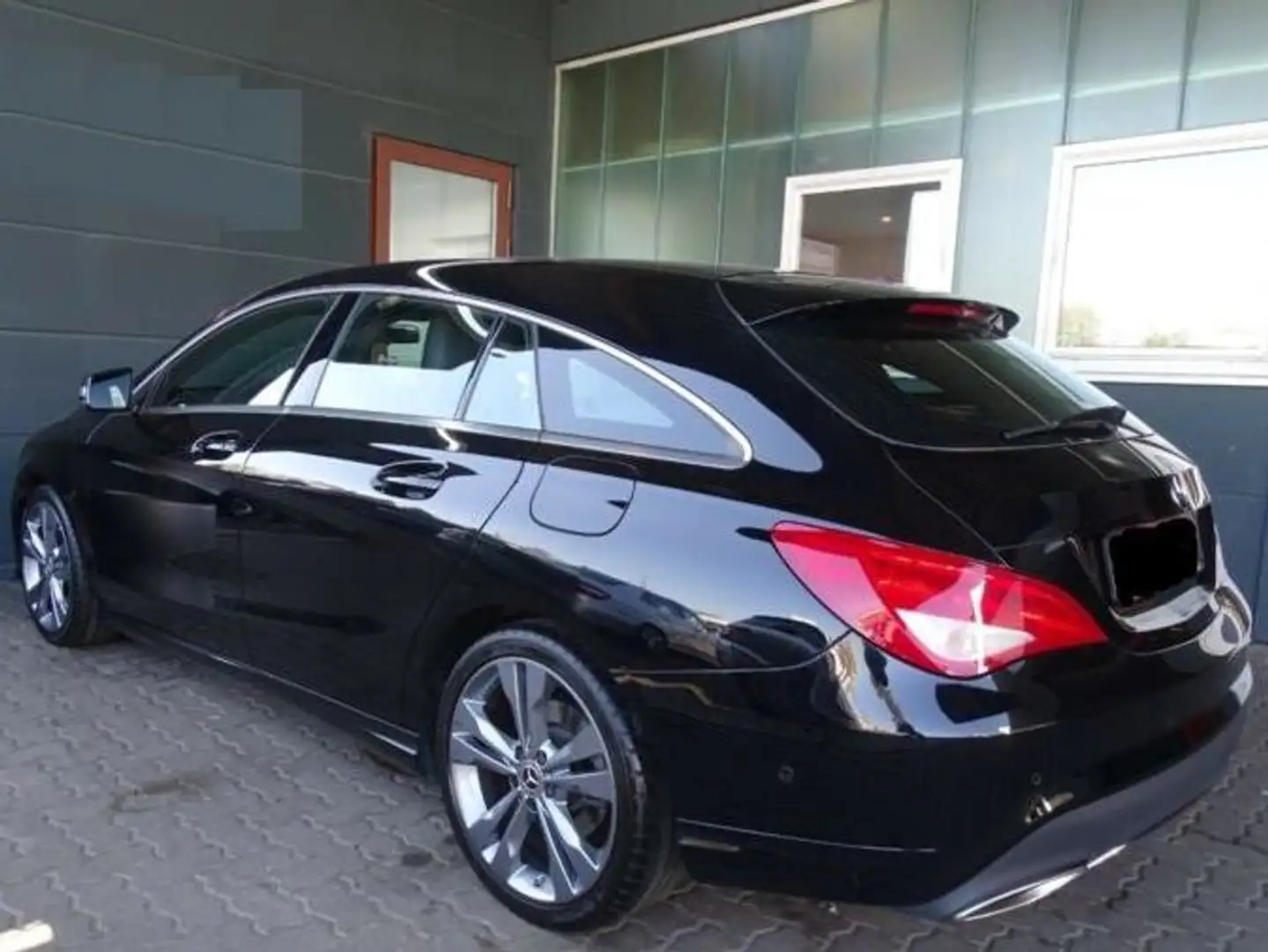 Mercedes-Benz CLA 180 CLA+Shooting+Brake+180+d+Executive+auto+FL Noir - 2