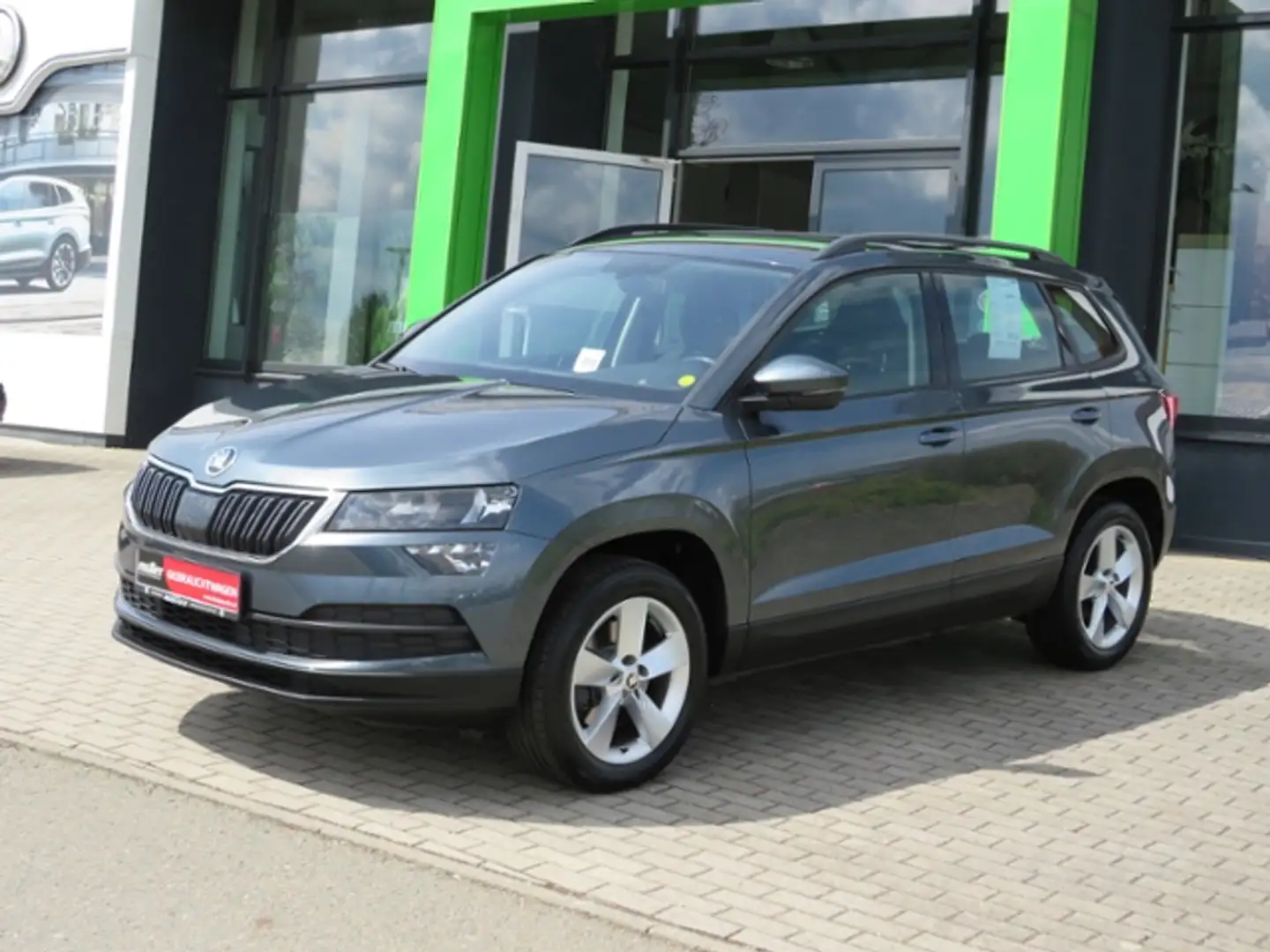 Skoda Karoq Ambition 1.0TSI 85kW SHZ PDC Grau - 2