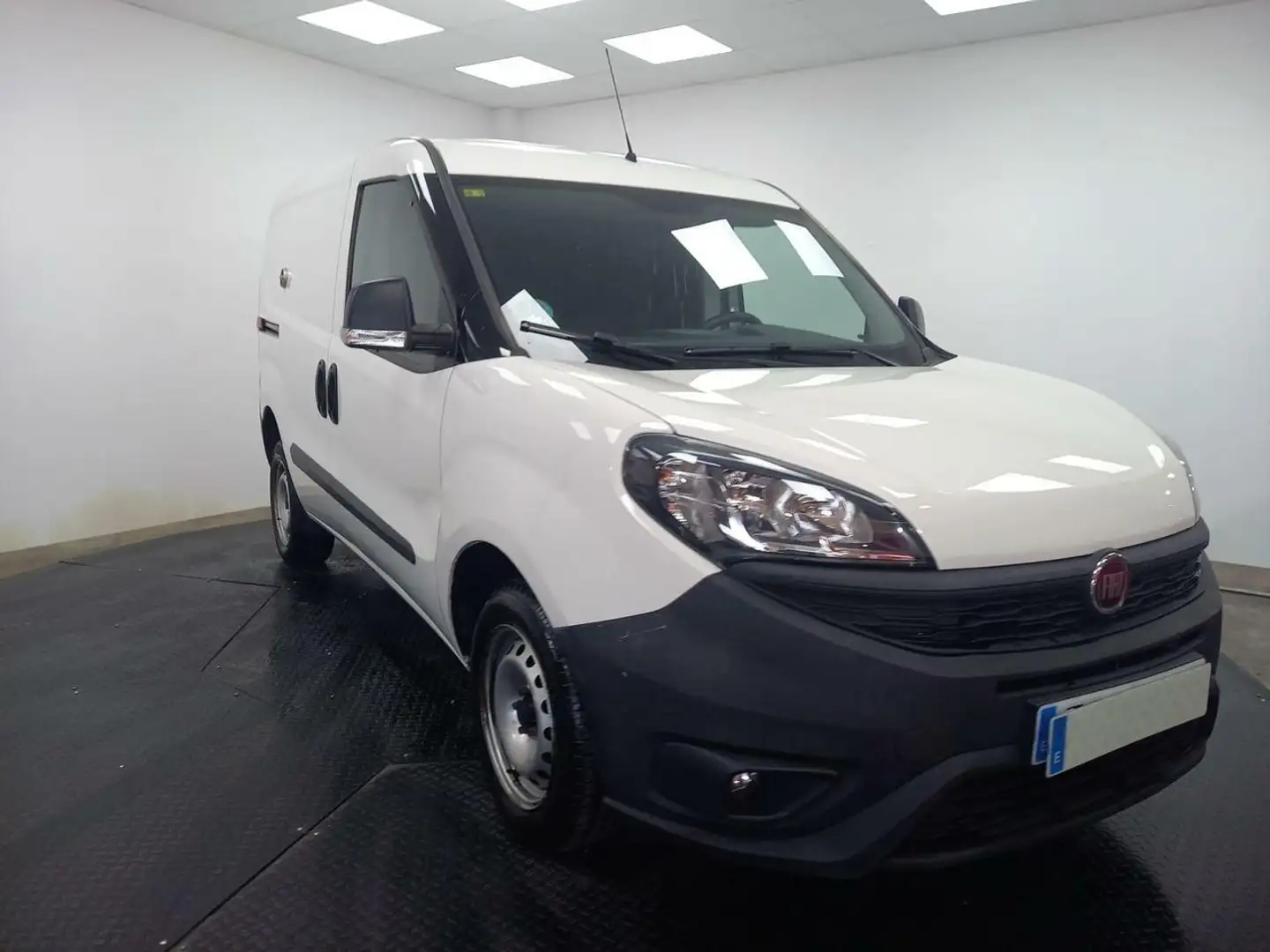Fiat Dobló CARGO FURGÓN BASE PLUS 1.3 MJET 70KW Blanc - 2