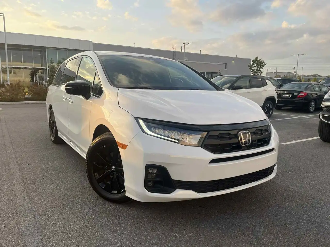 Honda Odyssey снимка Honda Odyssey