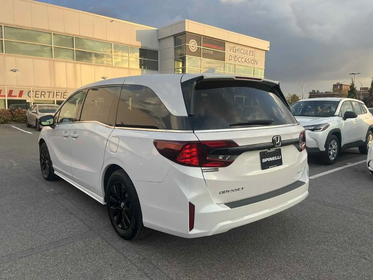 Honda Odyssey снимка Honda Odyssey