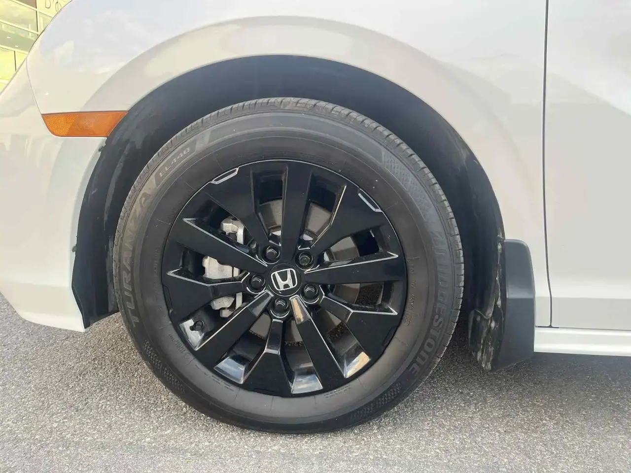 Honda Odyssey снимка Honda Odyssey