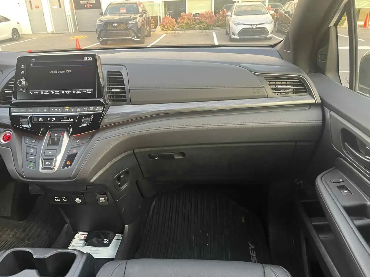 Honda Odyssey снимка Honda Odyssey