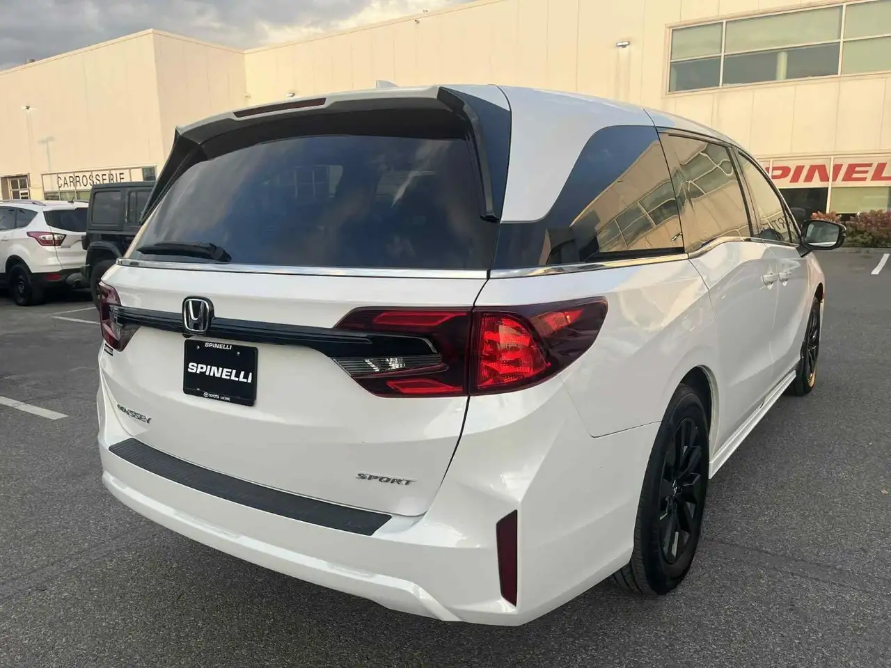 Honda Odyssey снимка Honda Odyssey
