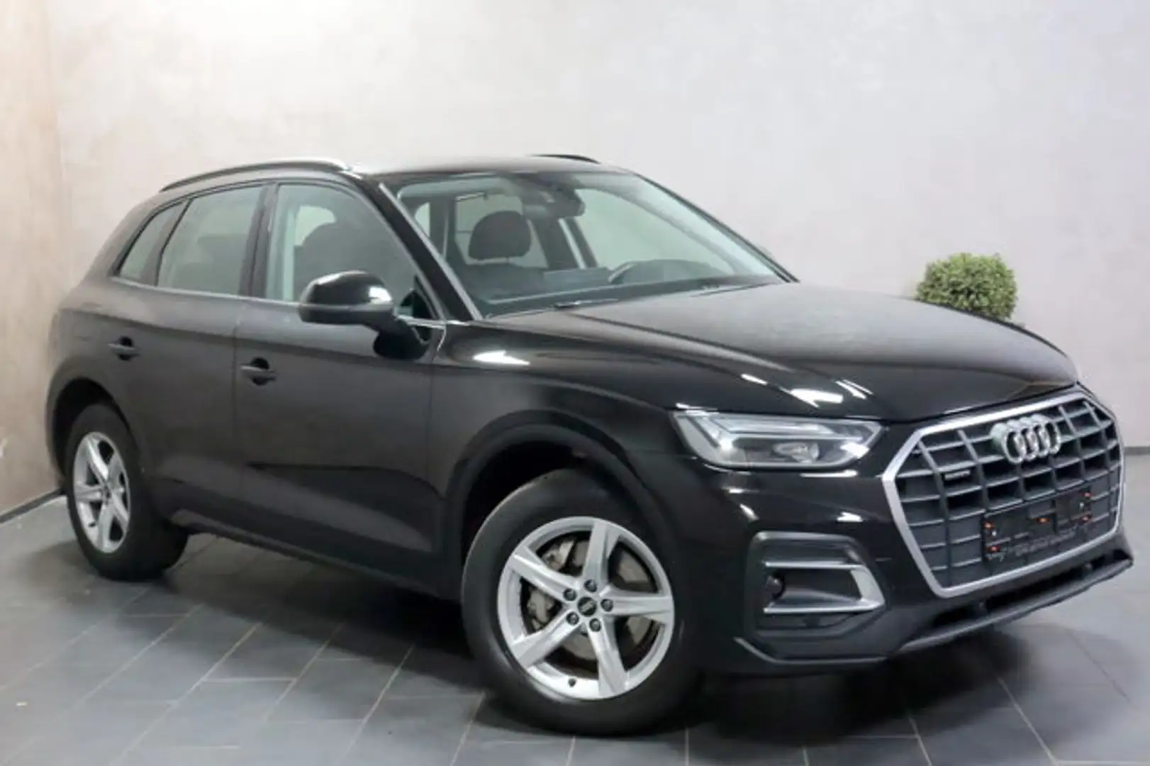 Audi Q5 40 TDI Quattro S-tronic VIRTUAL LED NAVI SHZ Schwarz - 2