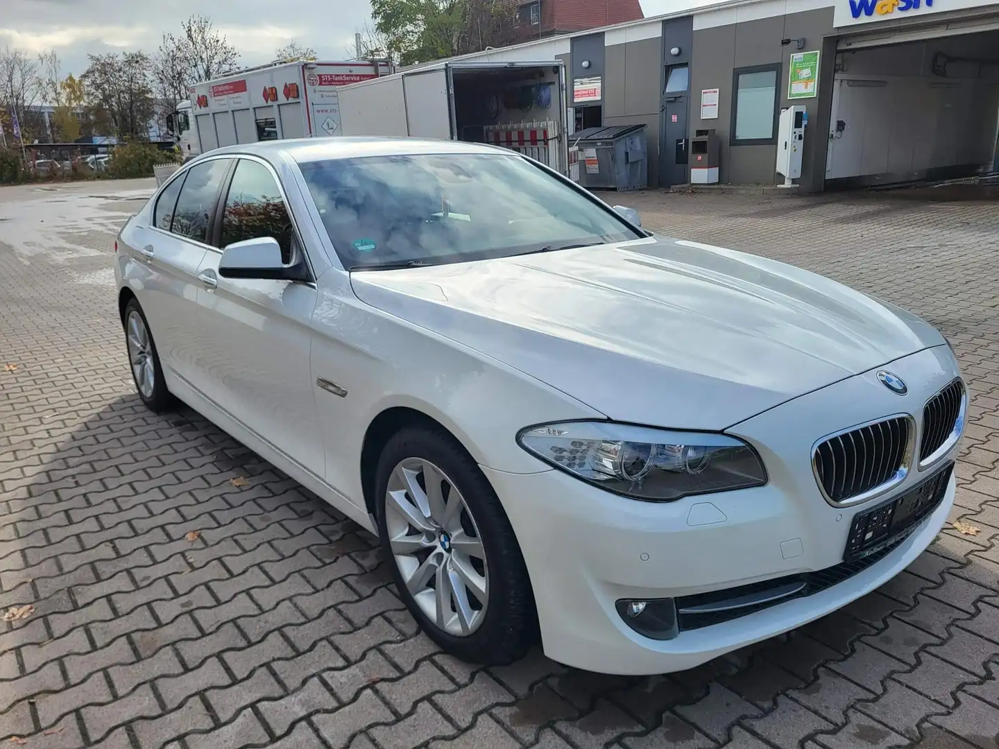 BMW 520 520d+Head-Up+Nachtsicht Kamera+Assistent+vieles Weiß - 1