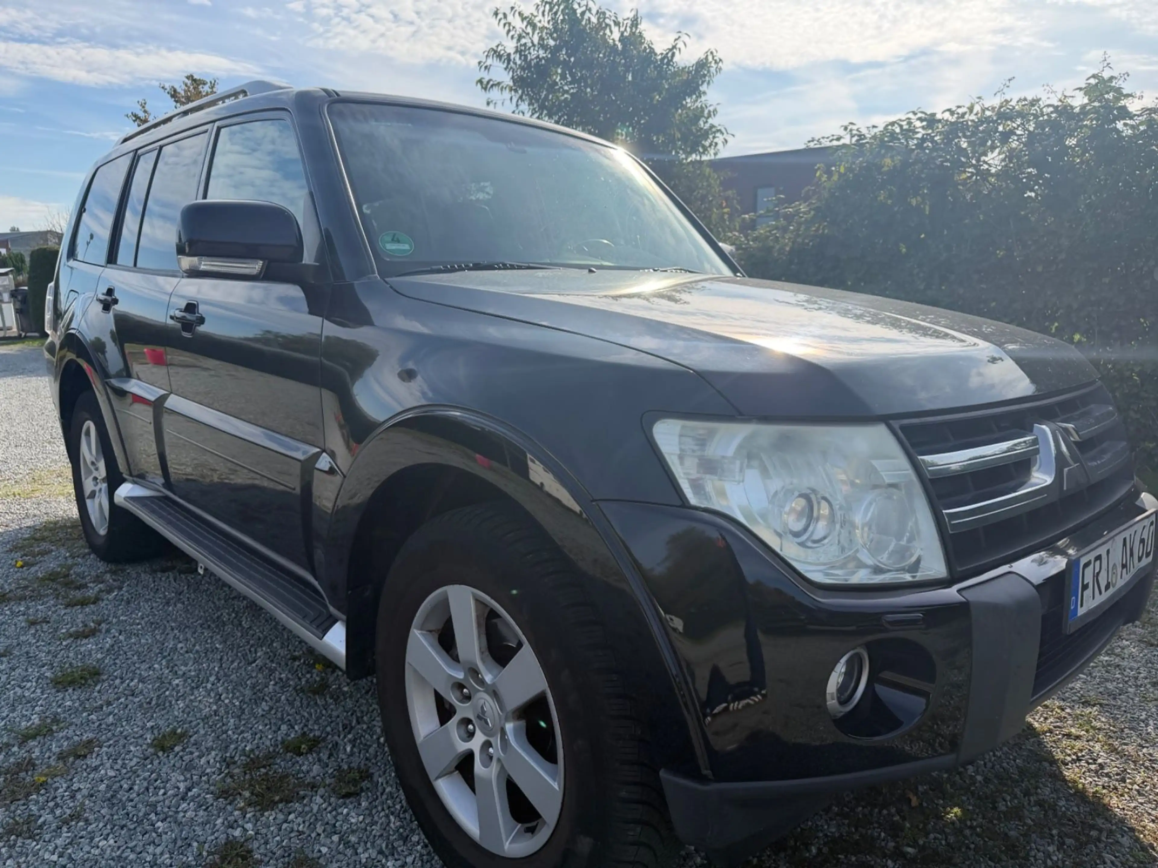 Mitsubishi Pajero 3.2 DI-D Intense Leder Automatik 7 Sitzer — photo 4