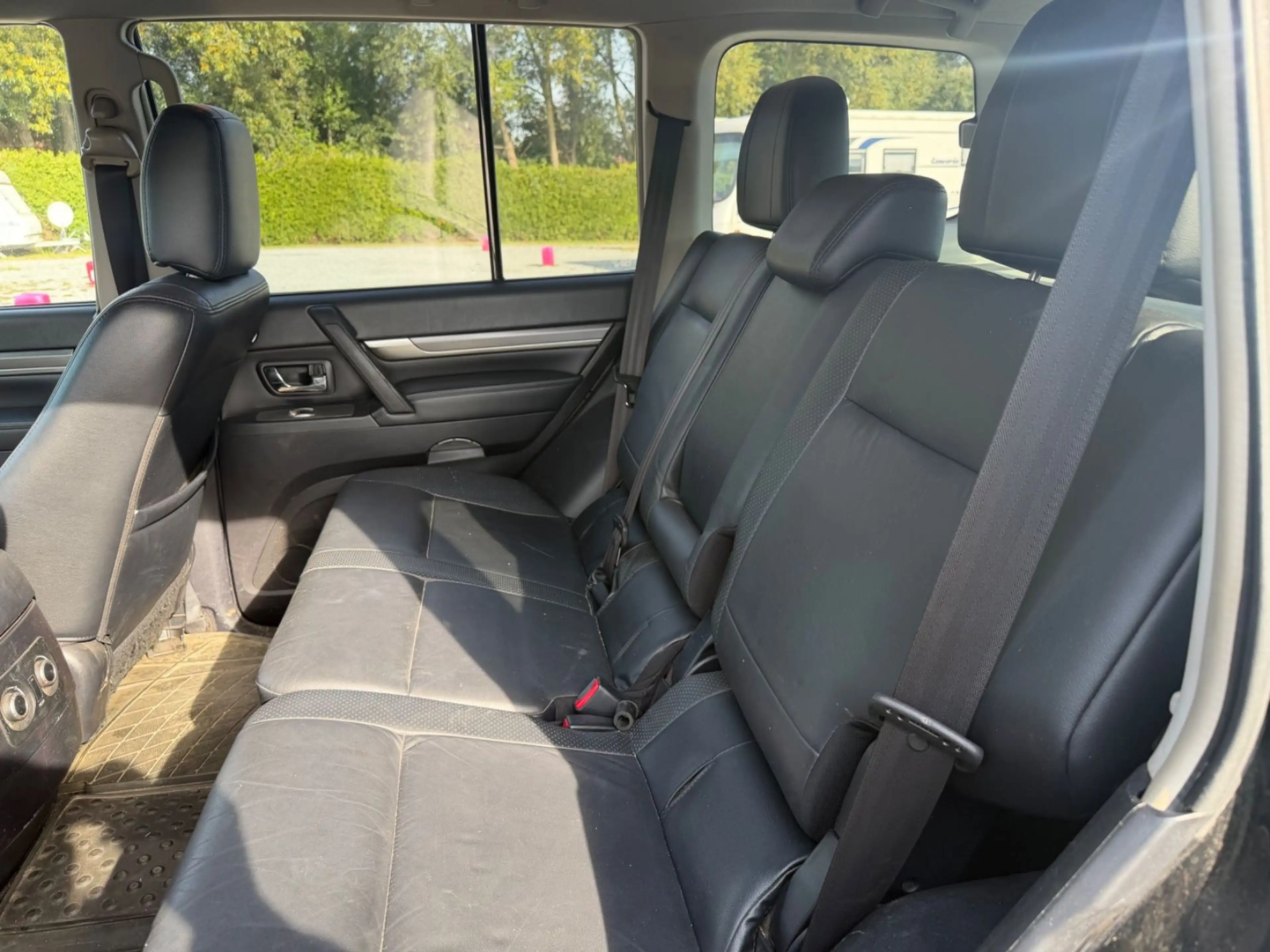 Mitsubishi Pajero 3.2 DI-D Intense Leder Automatik 7 Sitzer — photo 7