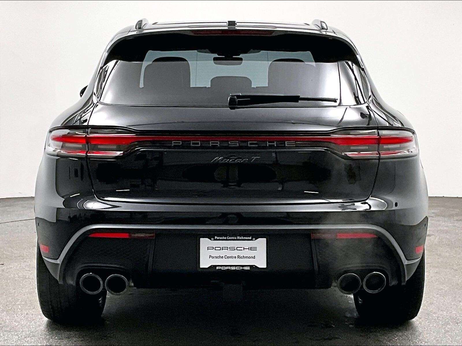 2026 Porsche Macan T thumb 6