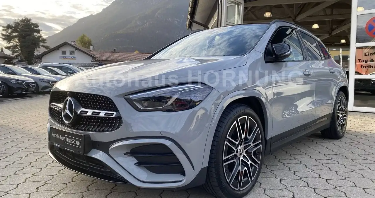 Mercedes-Benz GLA 200