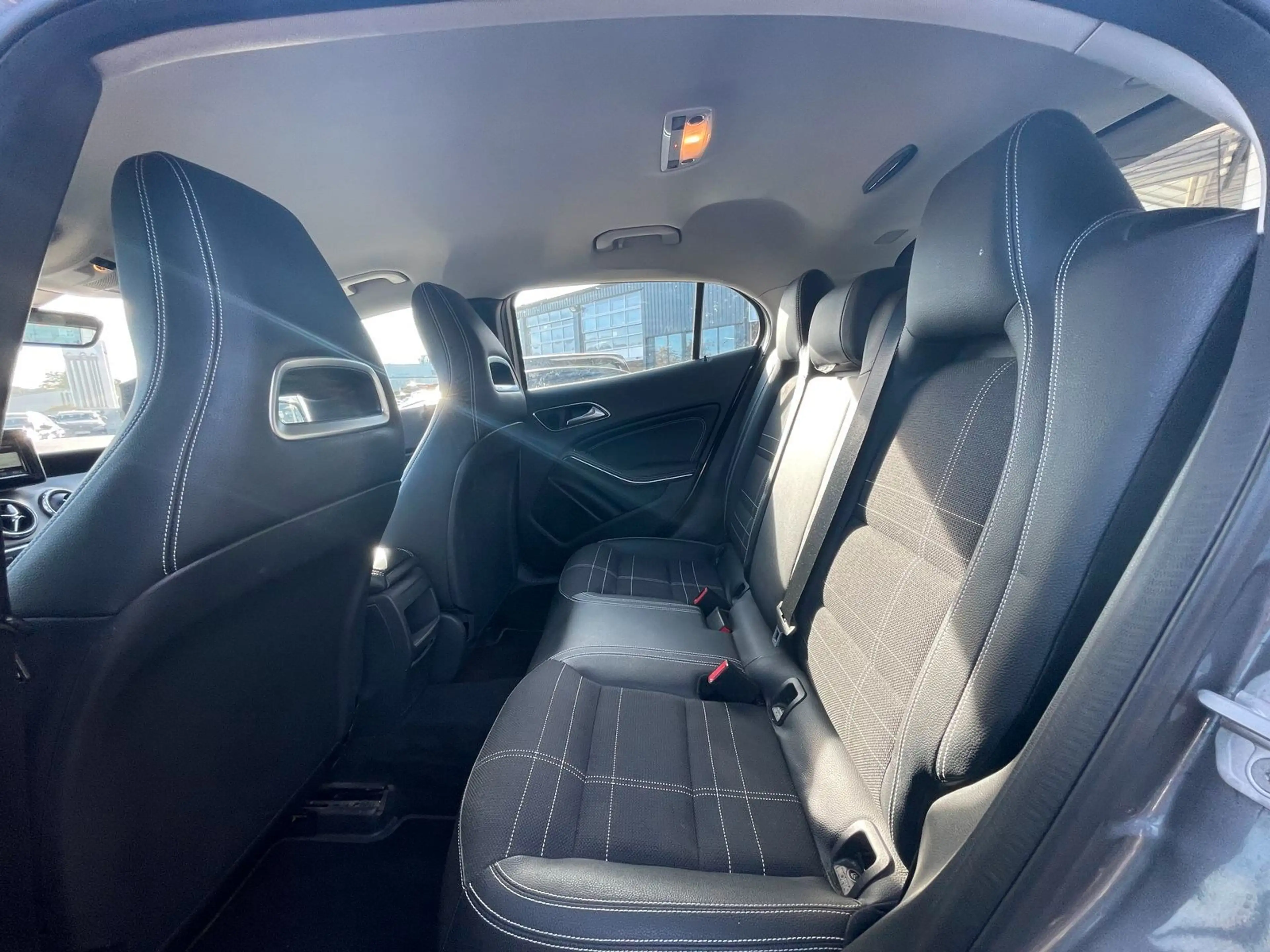 Mercedes-Benz GLA 200 Urban SHZ+Sportsitze — photo 8