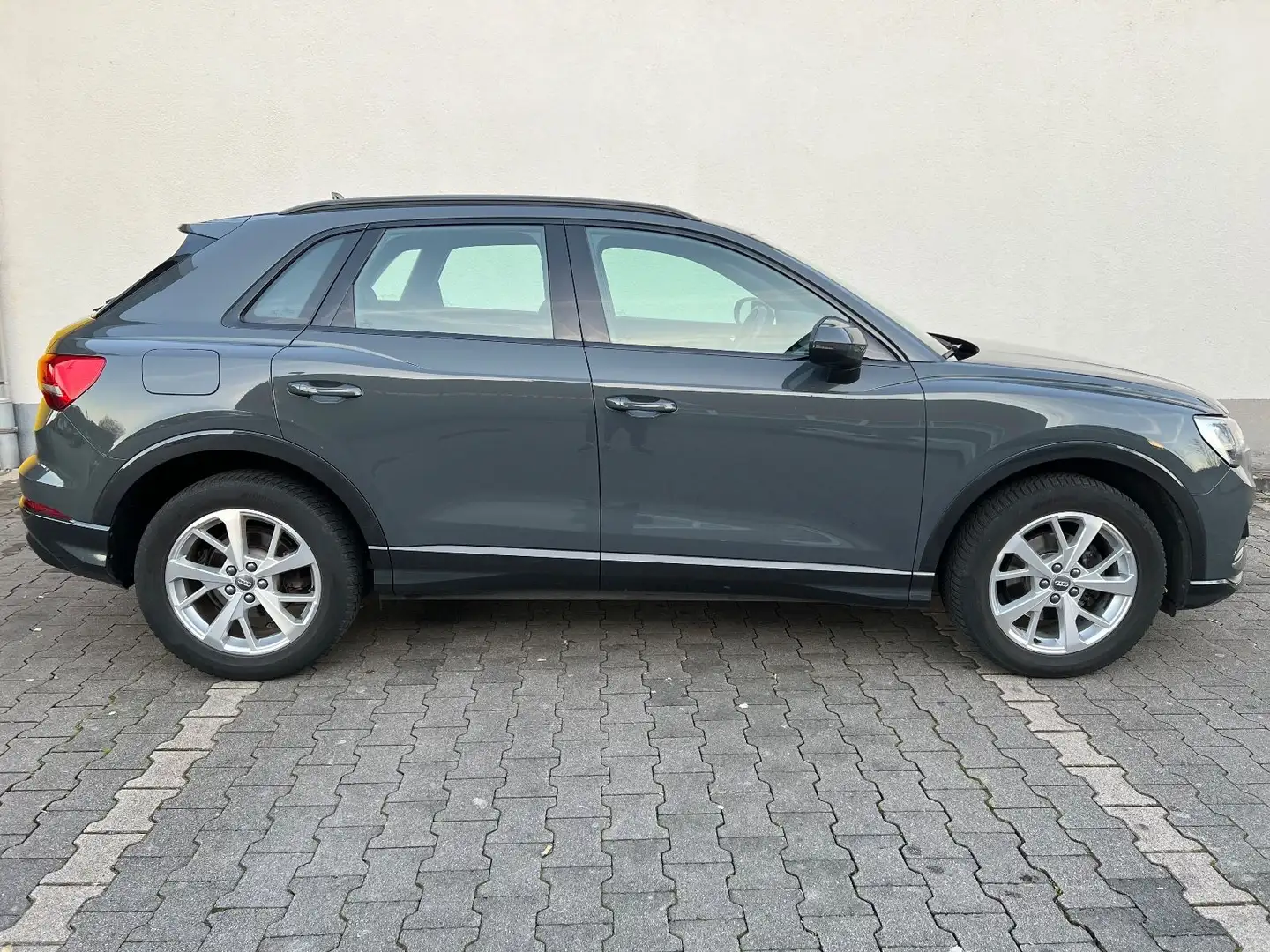 Audi Q3 35 TFSI S tronic advanced*Leder*CarPlay*Night Grau - 2