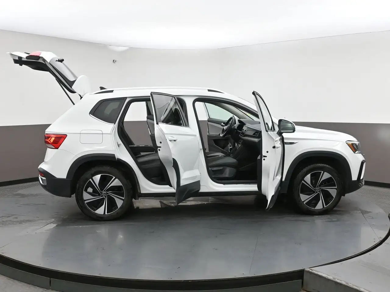 Volkswagen Taos снимка Volkswagen Taos